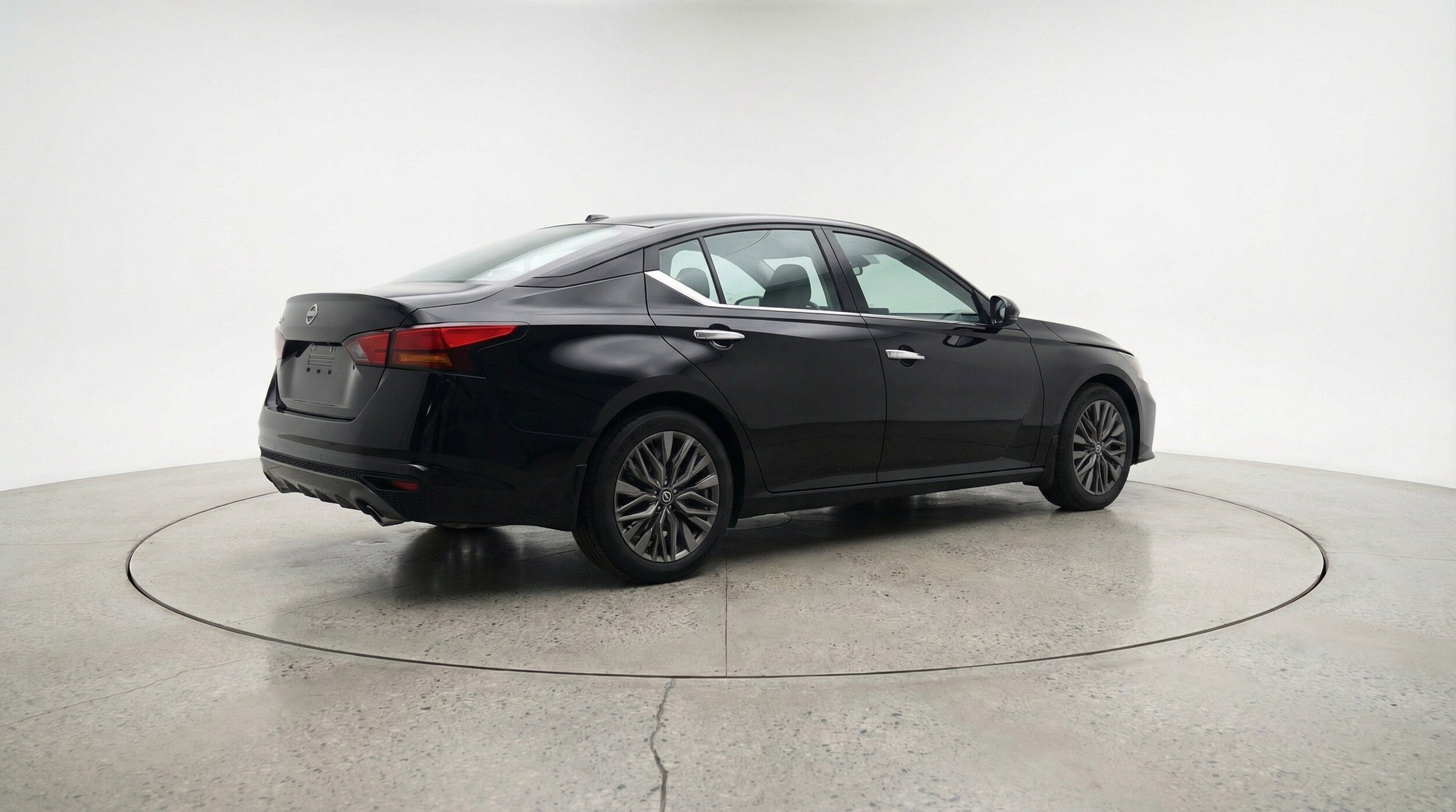 Thumbnail: 2025 Nissan Altima - 9