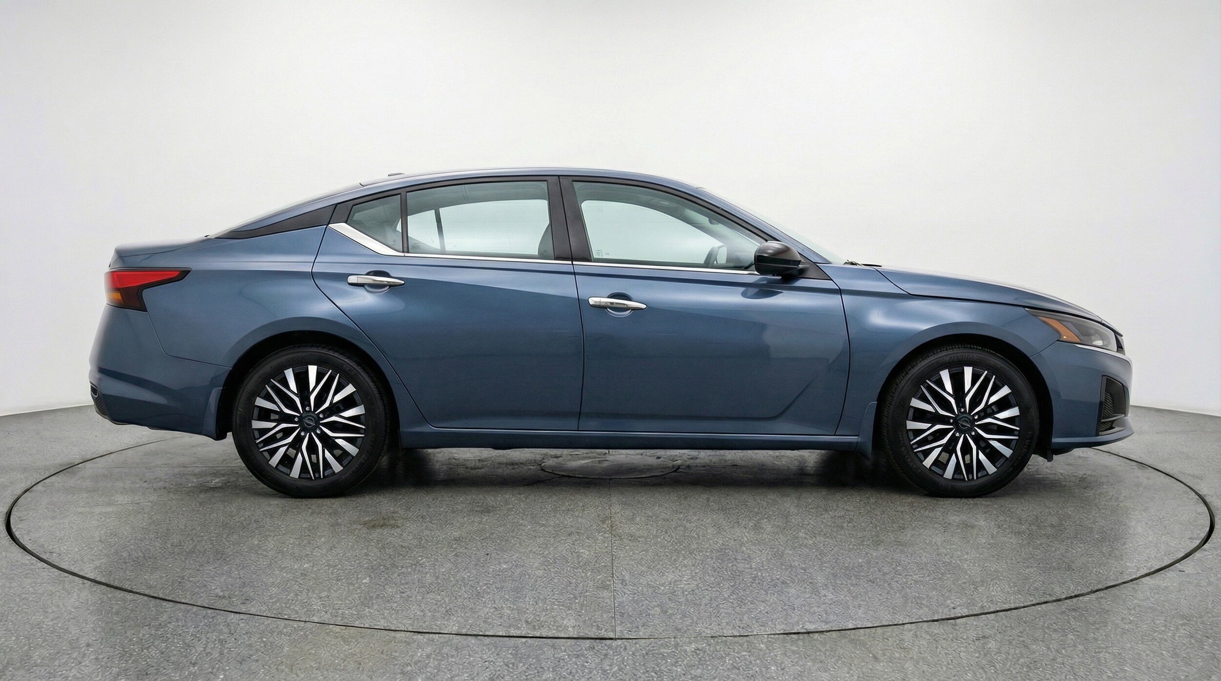 Thumbnail: 2025 Nissan Altima - 11