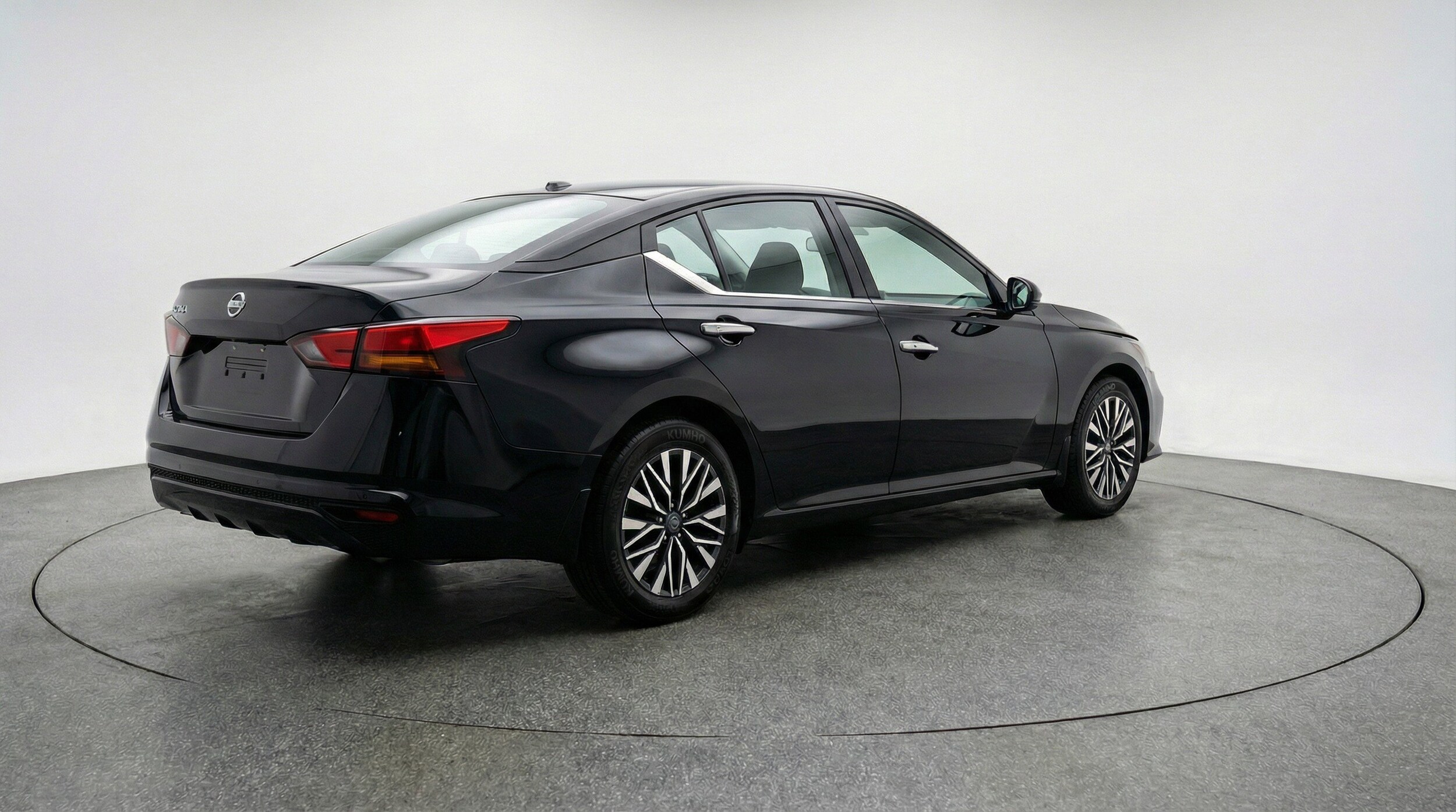 Thumbnail: 2025 Nissan Altima - 9