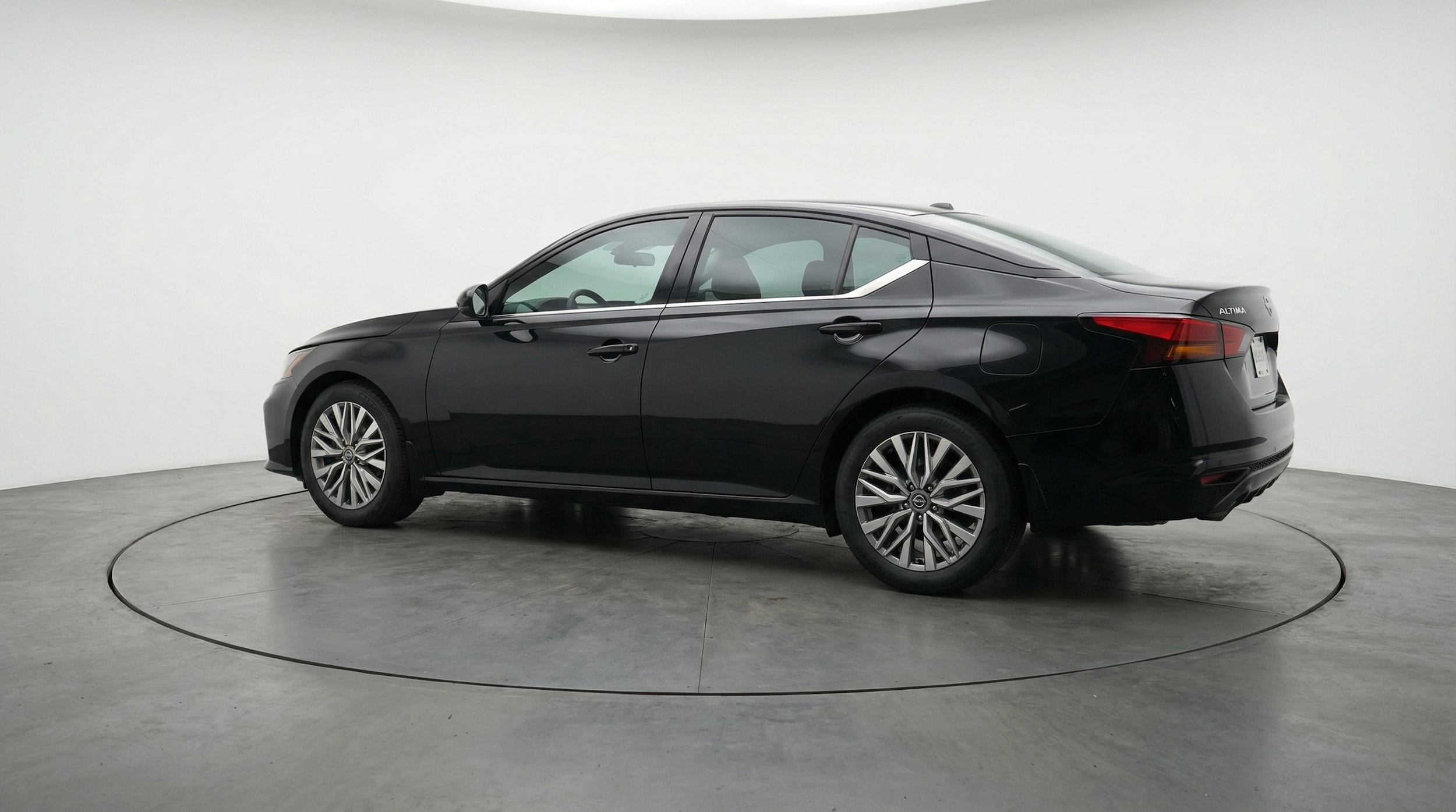 Thumbnail: 2025 Nissan Altima - 5