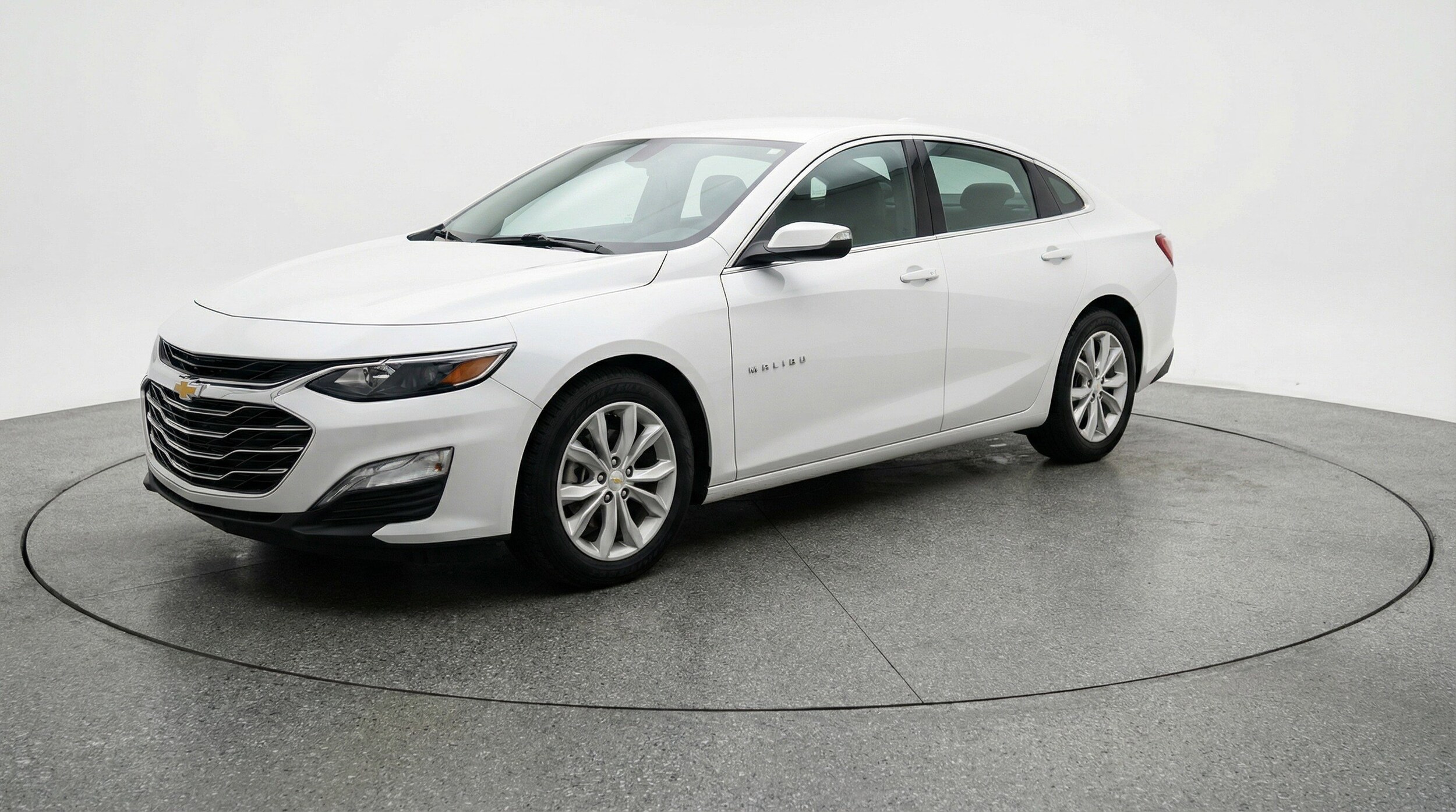 Thumbnail: 2024 Chevrolet Malibu - 3