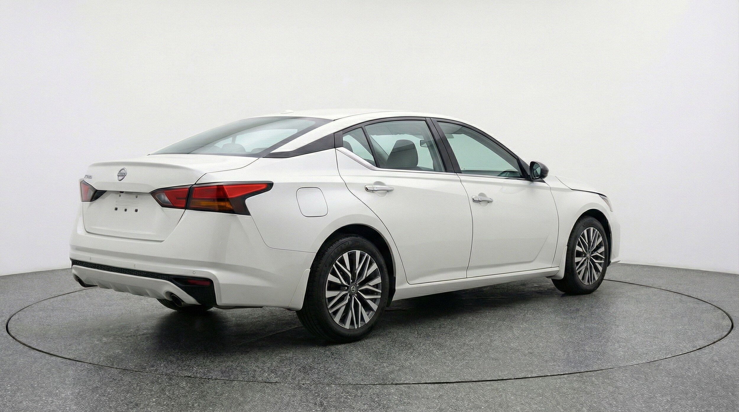 Thumbnail: 2025 Nissan Altima - 9