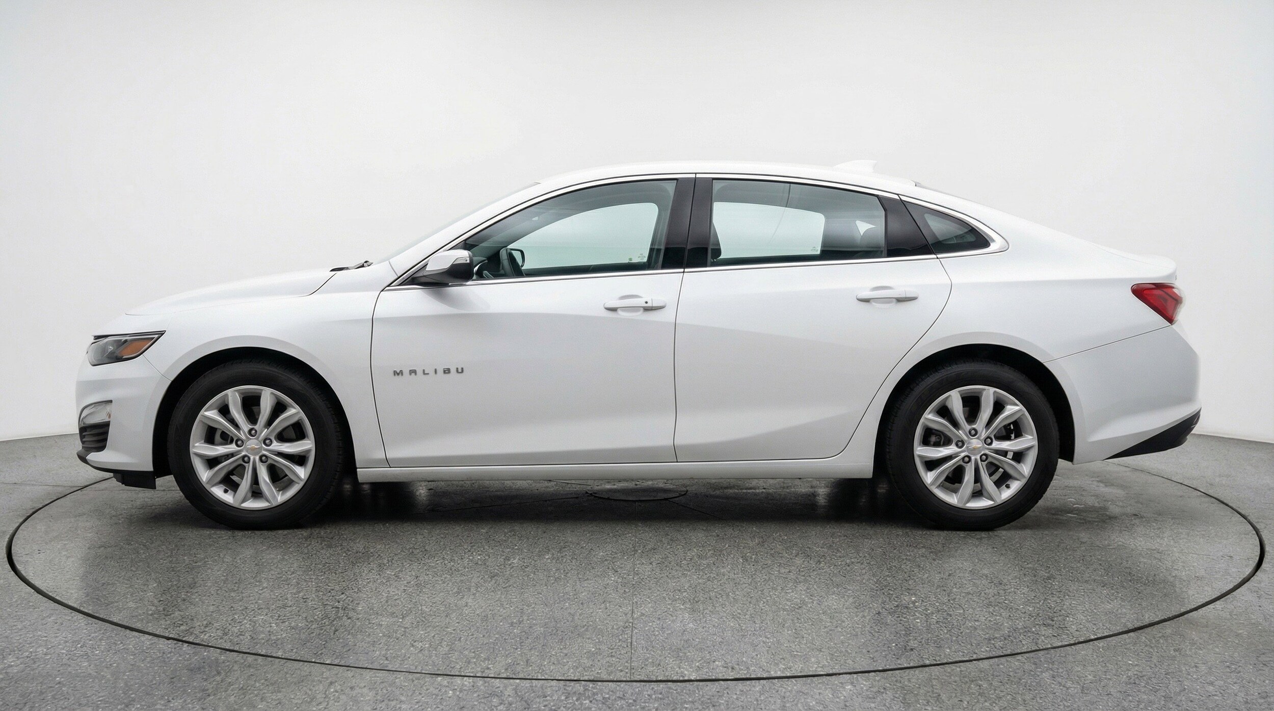 Thumbnail: 2024 Chevrolet Malibu - 5
