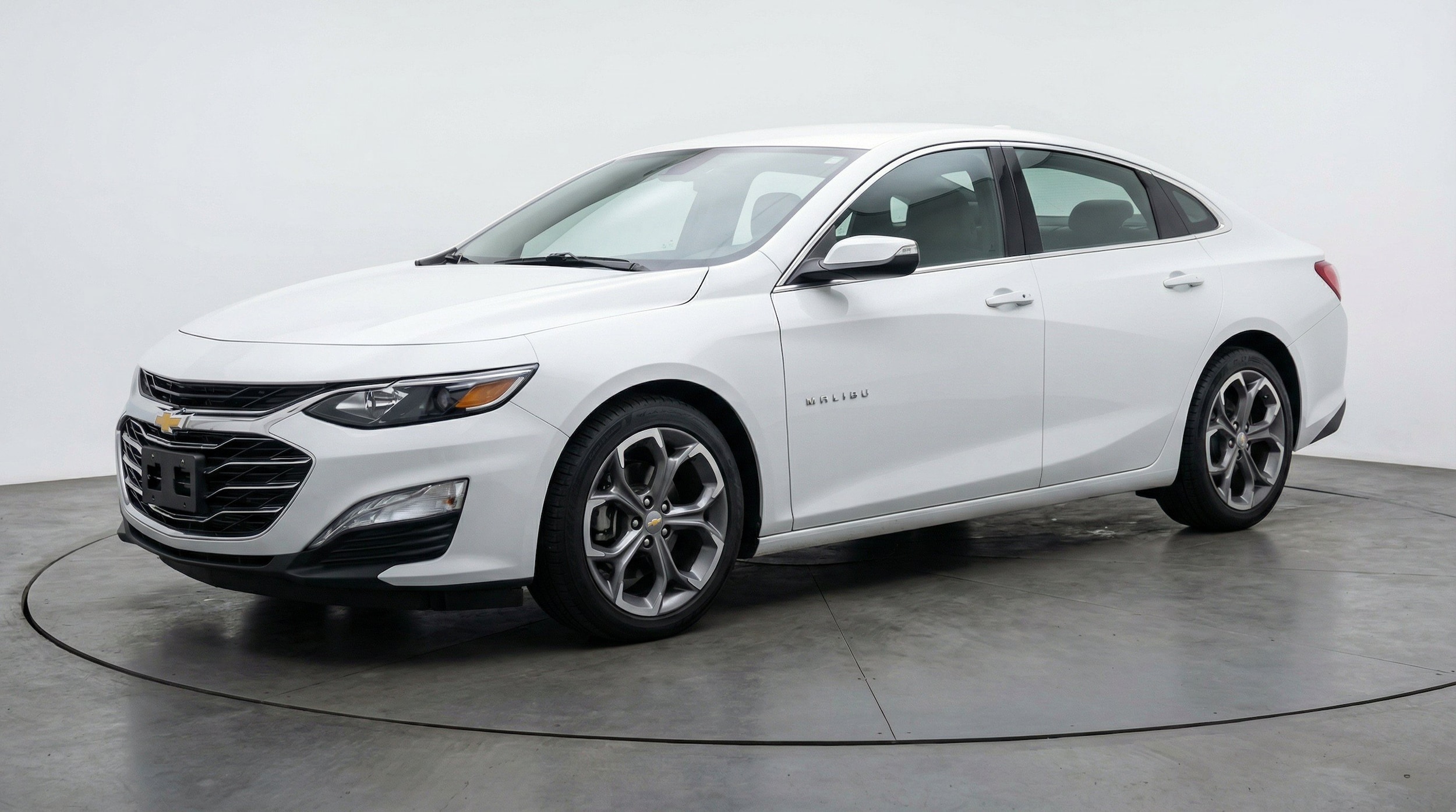 Thumbnail: 2024 Chevrolet Malibu - 3