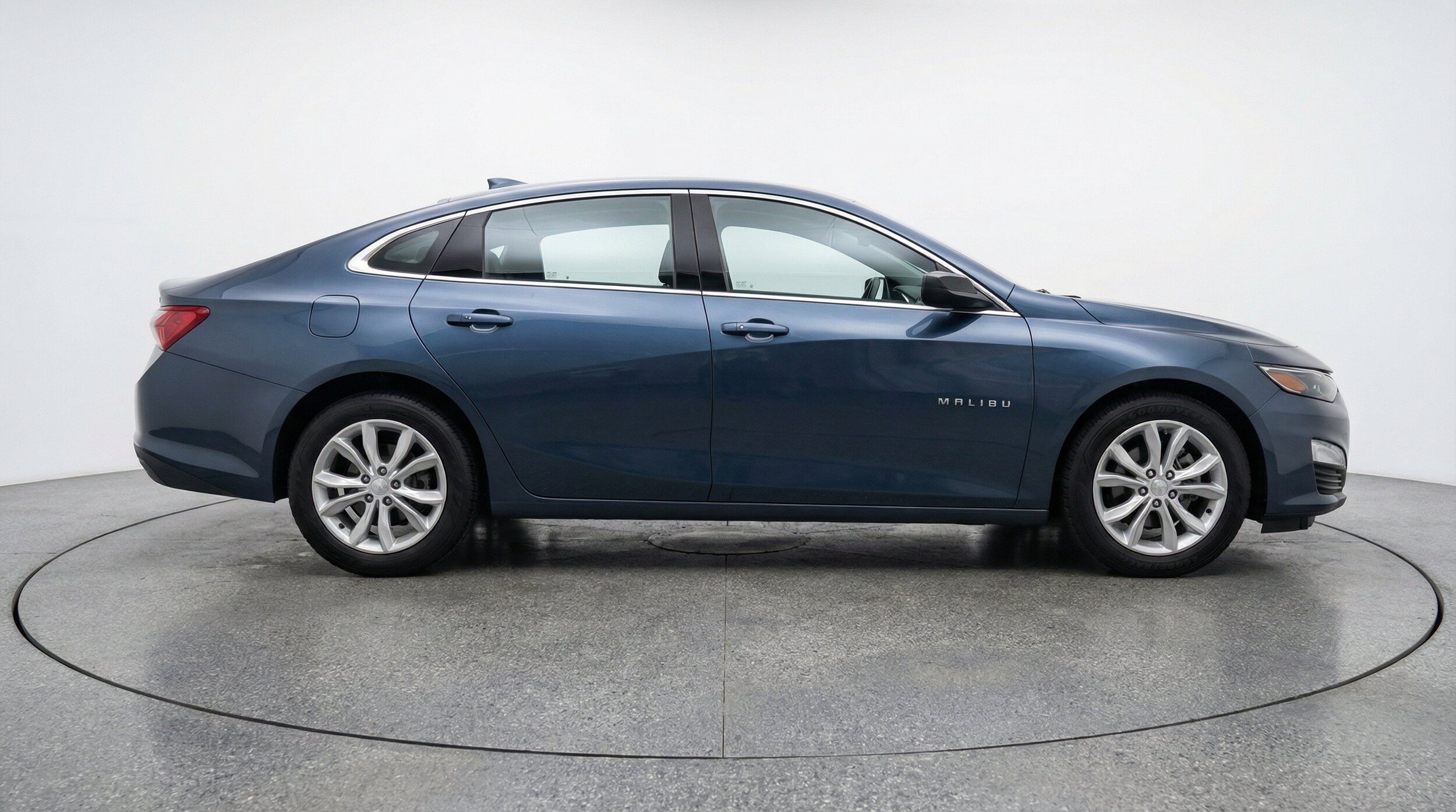 Thumbnail: 2024 Chevrolet Malibu - 11