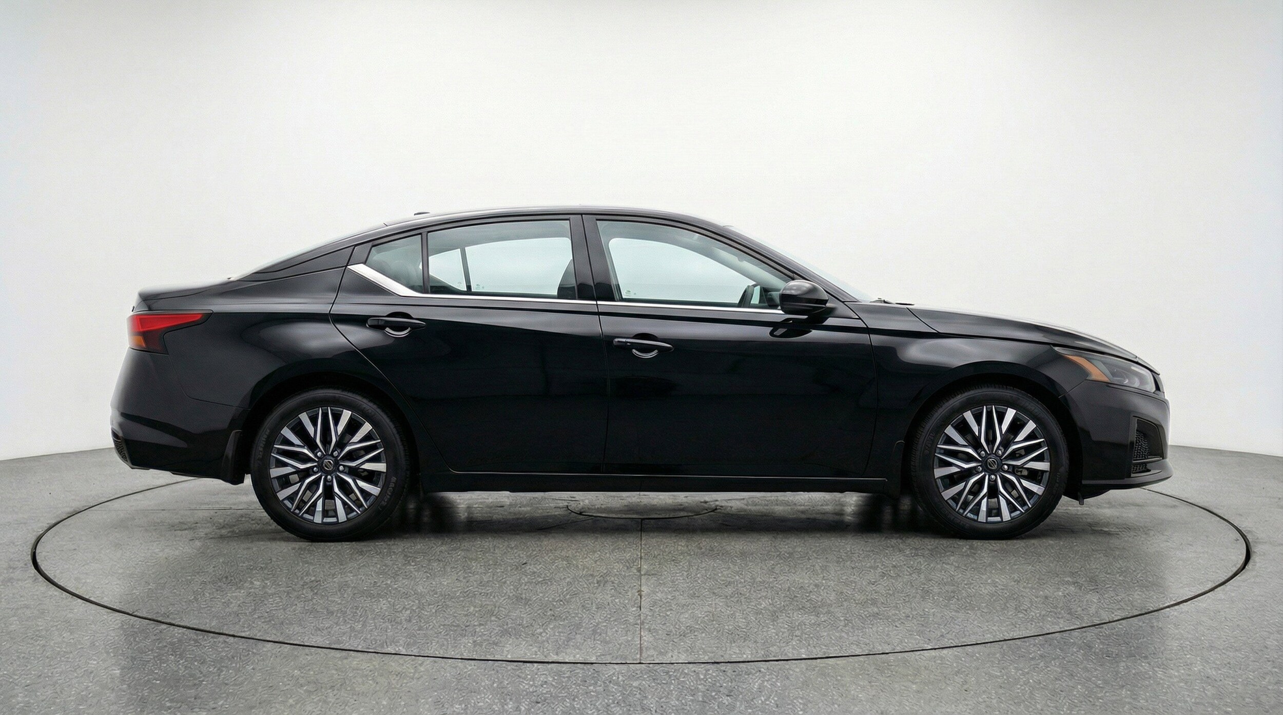 Thumbnail: 2025 Nissan Altima - 11