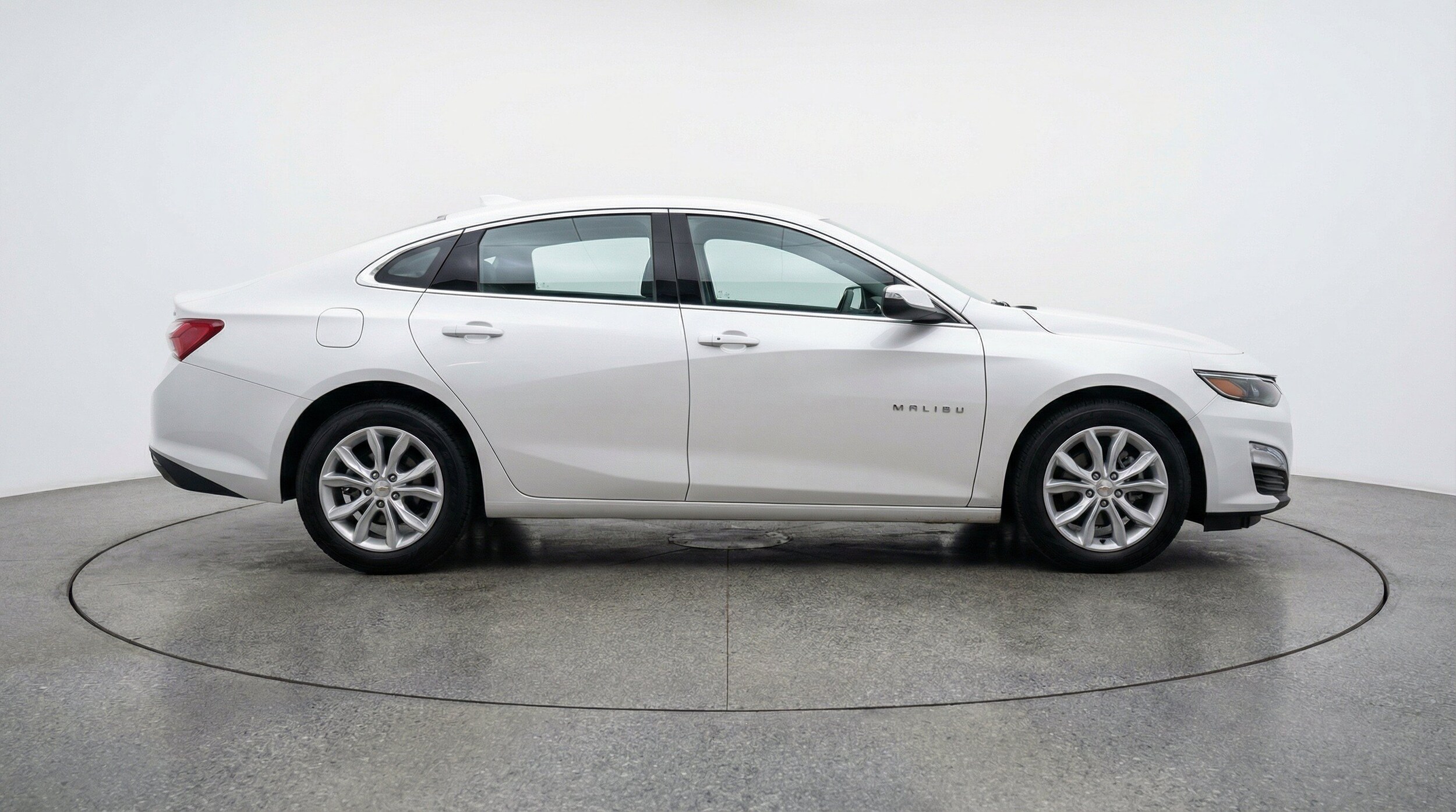 Thumbnail: 2024 Chevrolet Malibu - 11
