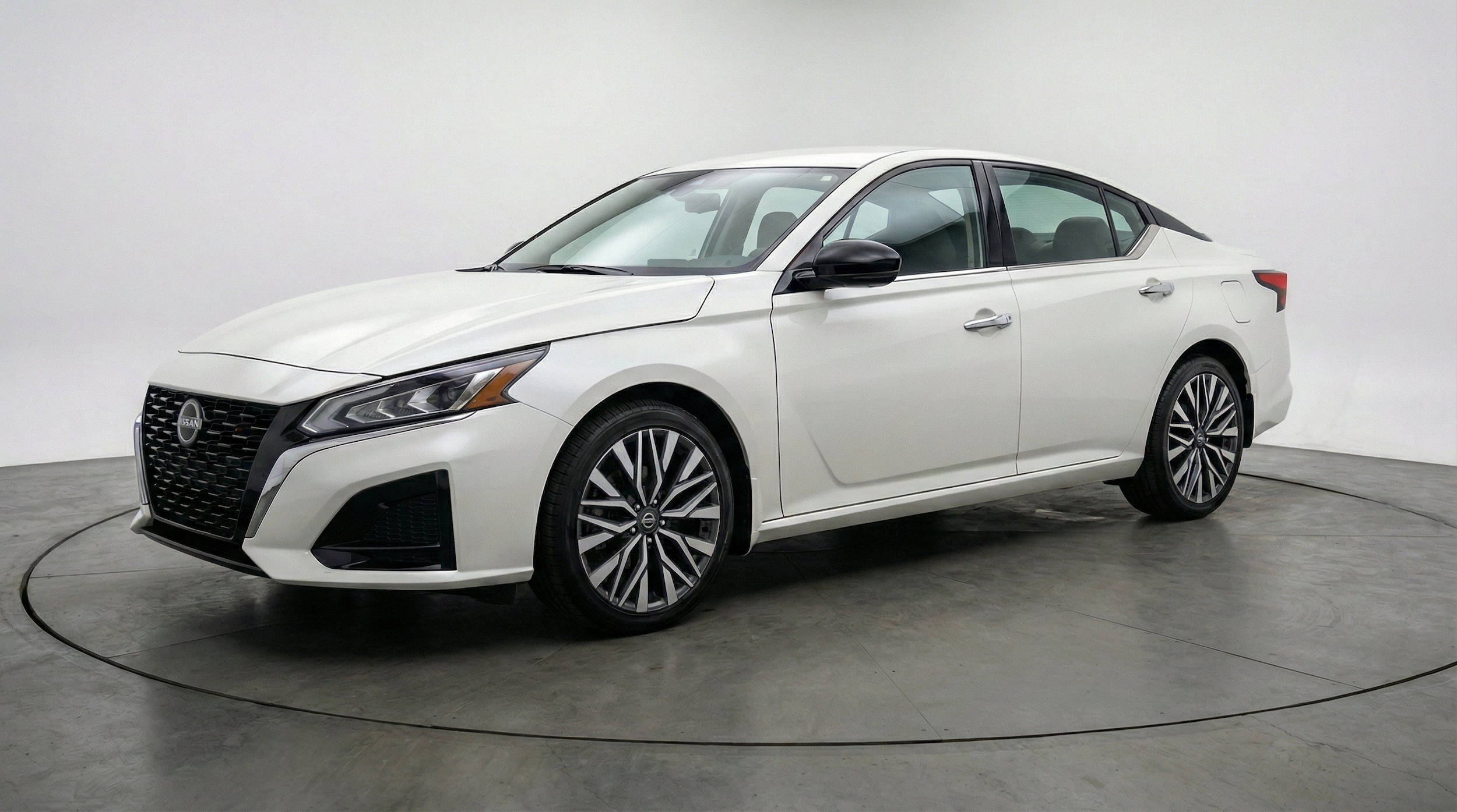 Thumbnail: 2025 Nissan Altima - 3
