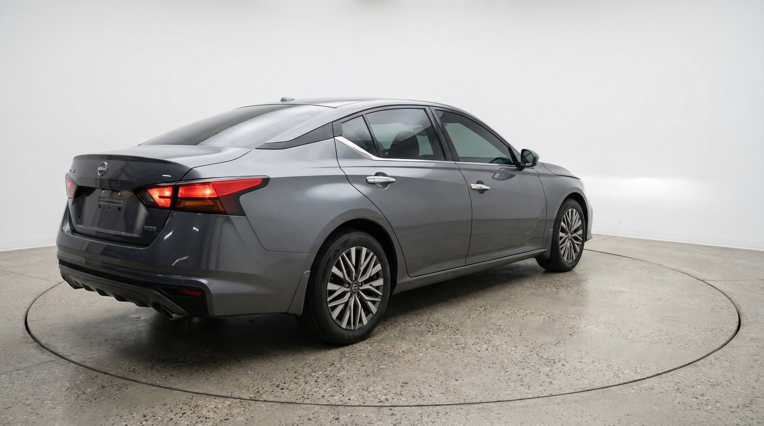 Thumbnail: 2025 Nissan Altima - 9