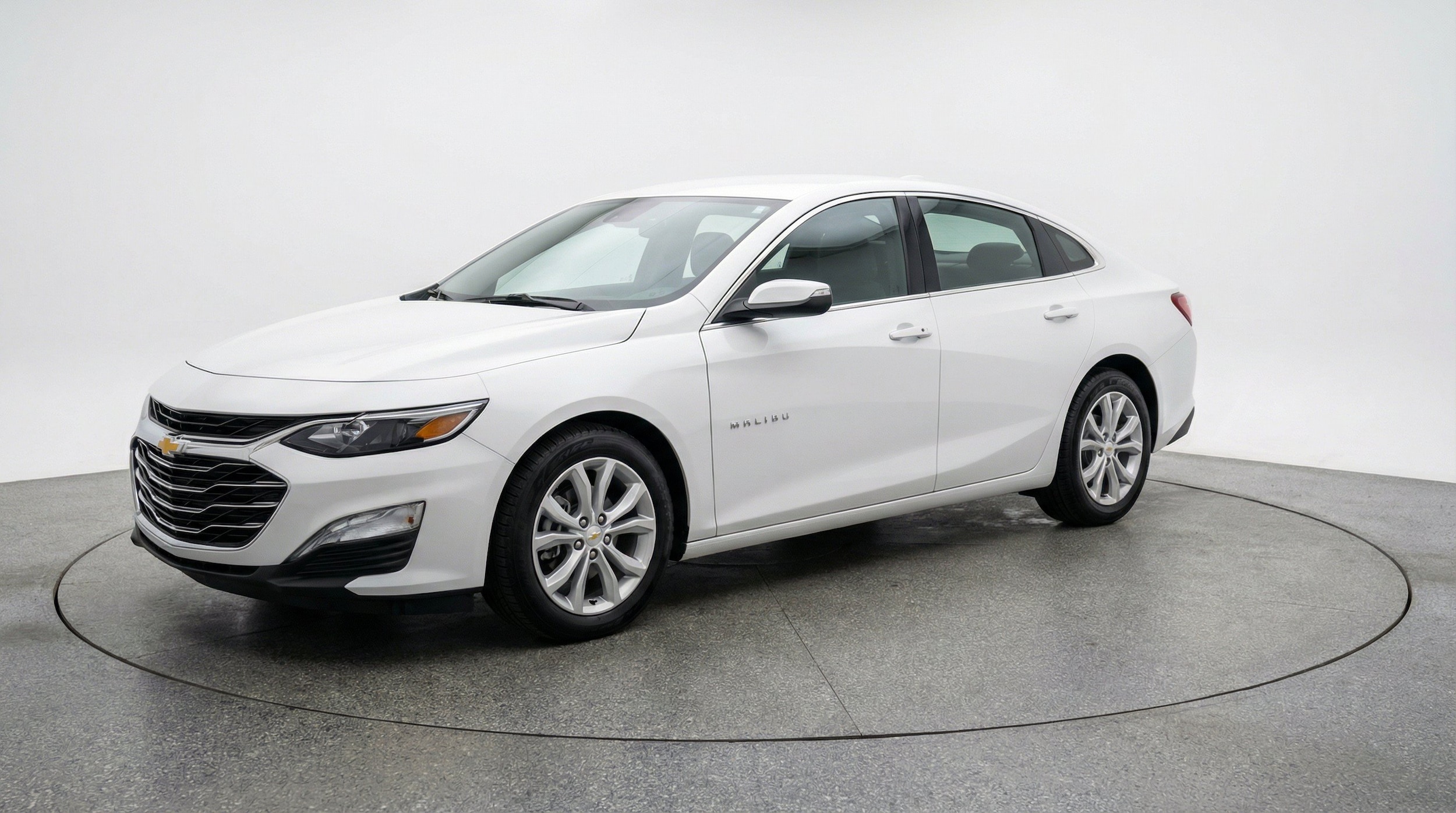 Thumbnail: 2024 Chevrolet Malibu - 3