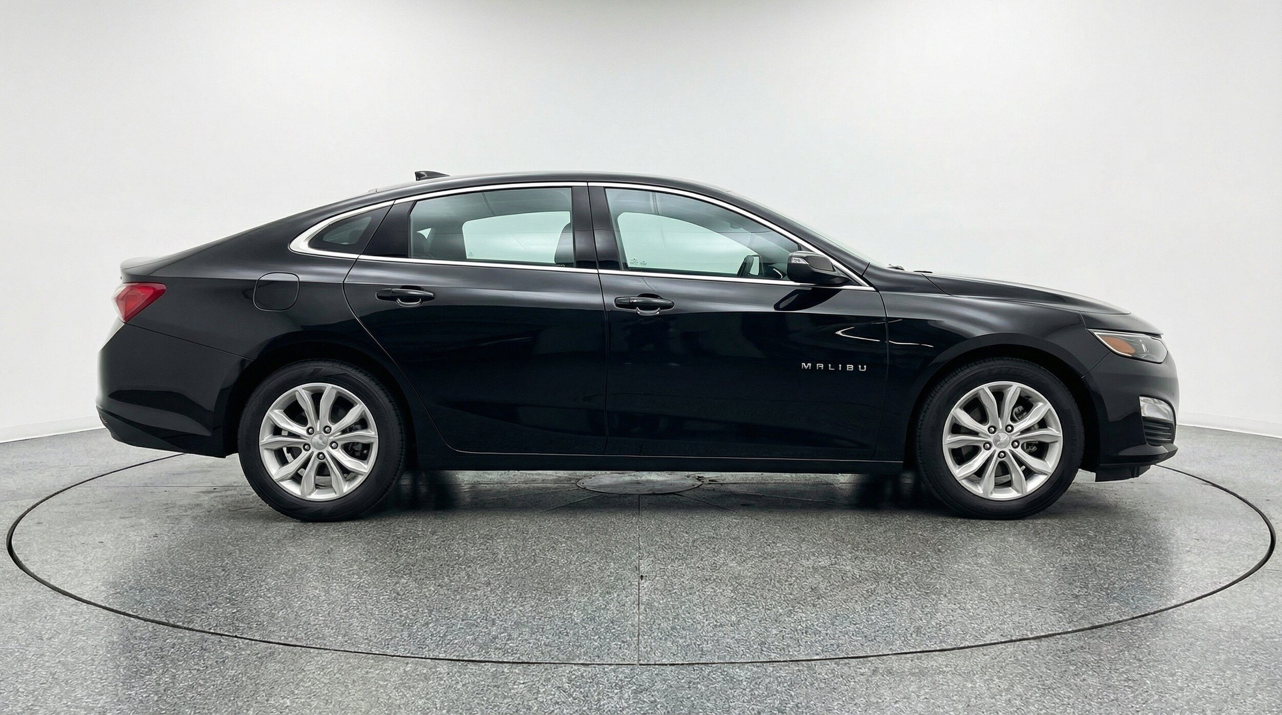 Thumbnail: 2024 Chevrolet Malibu - 11