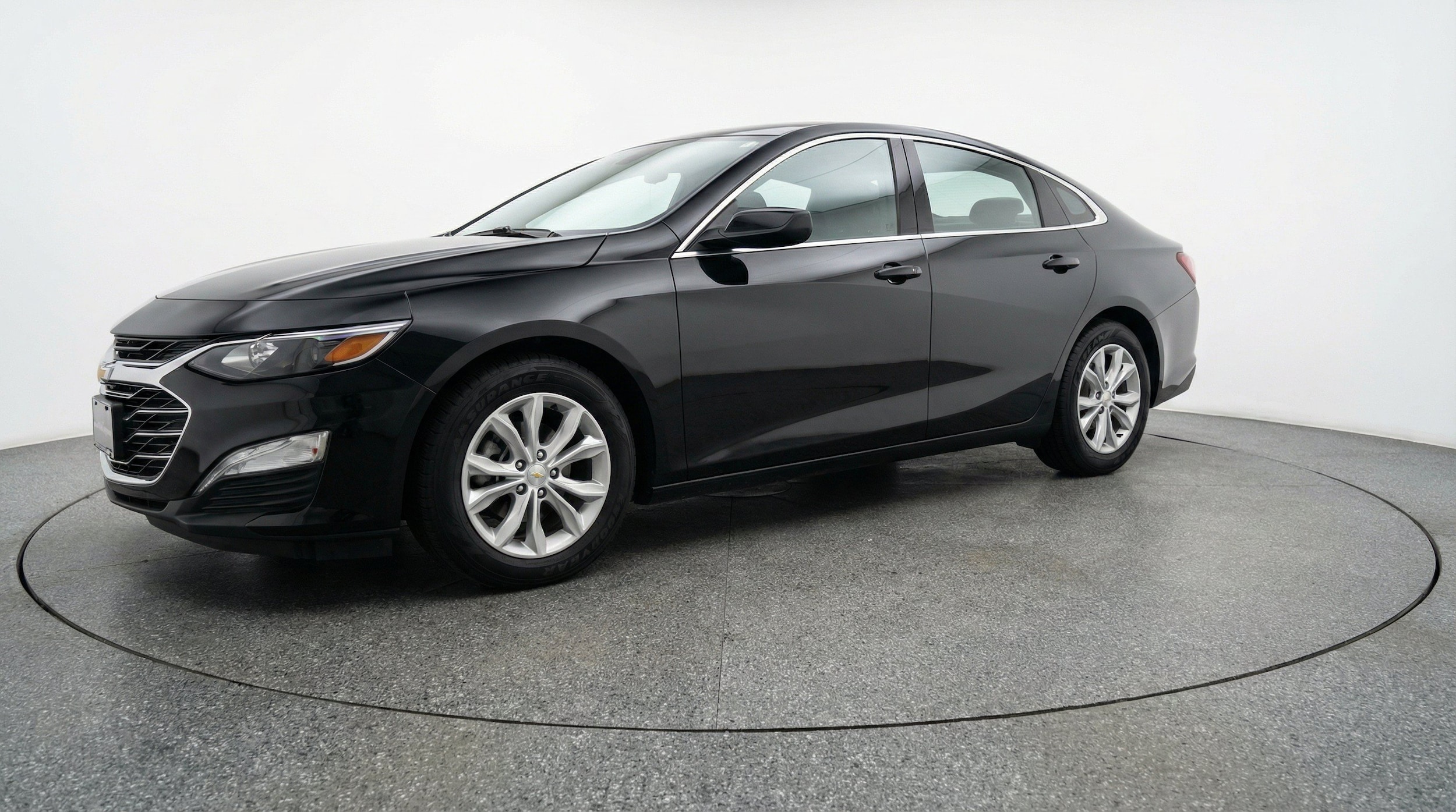 Thumbnail: 2024 Chevrolet Malibu - 3
