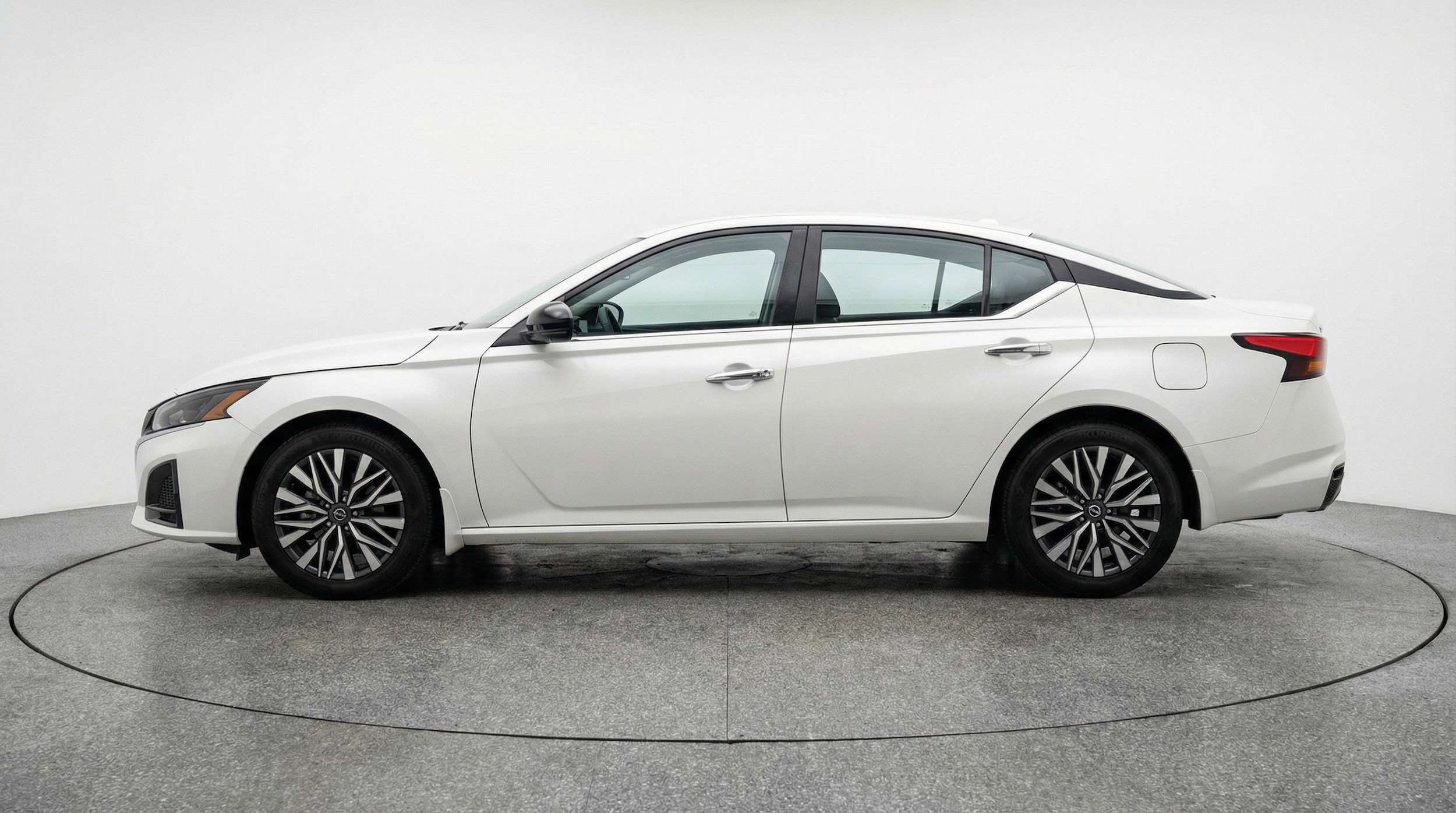 Thumbnail: 2025 Nissan Altima - 5