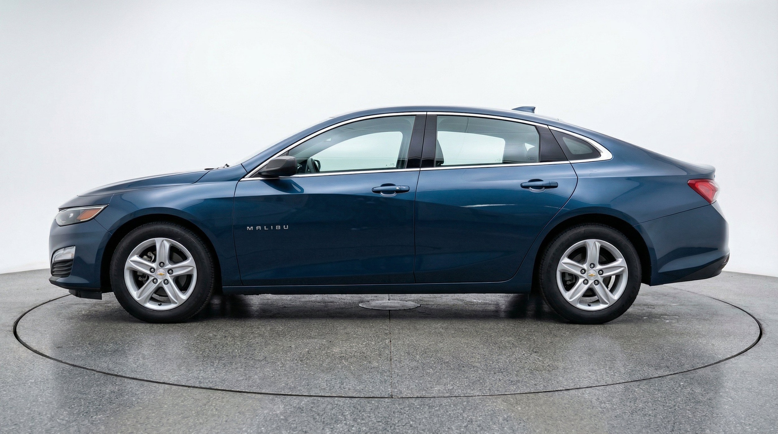 Thumbnail: 2024 Chevrolet Malibu - 5