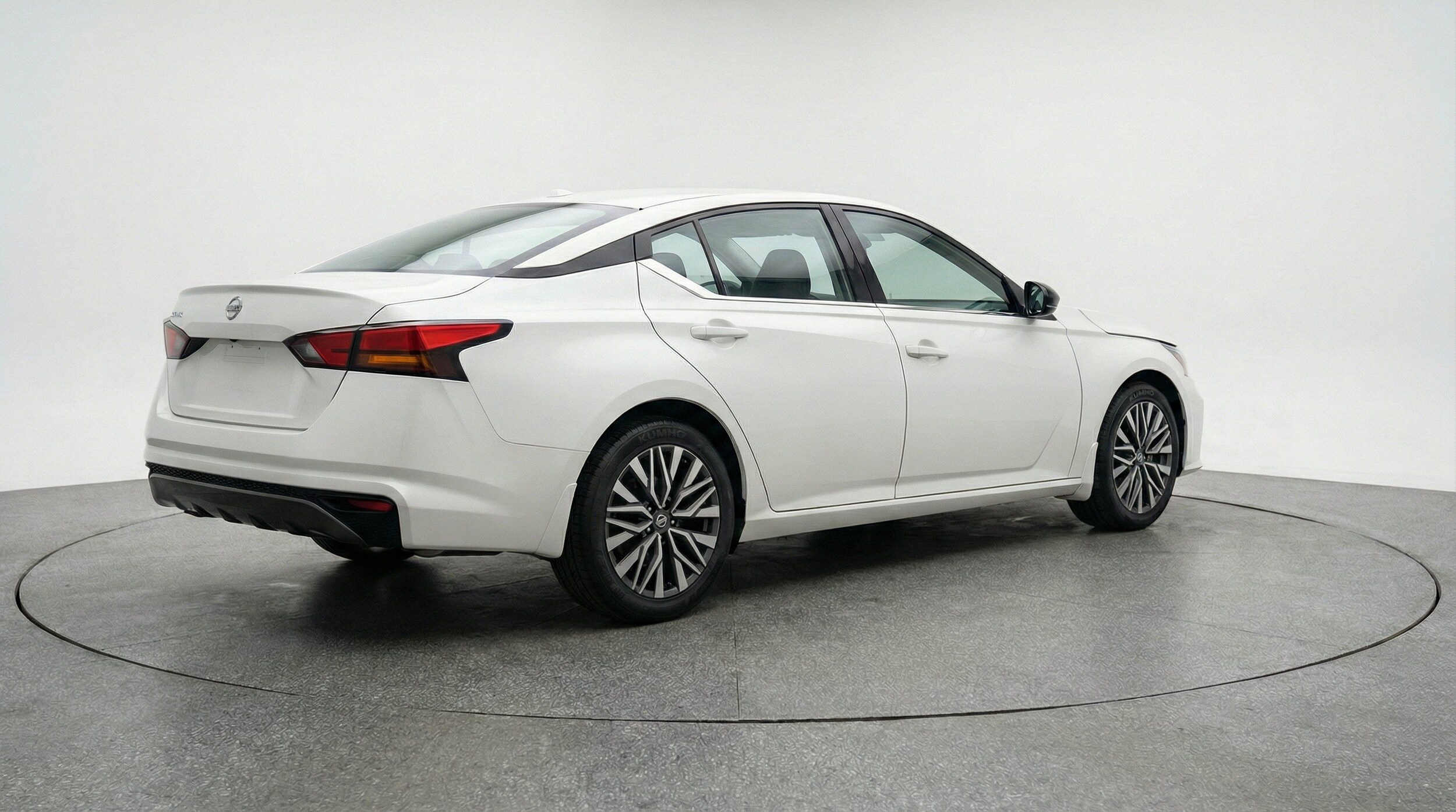 Thumbnail: 2025 Nissan Altima - 9