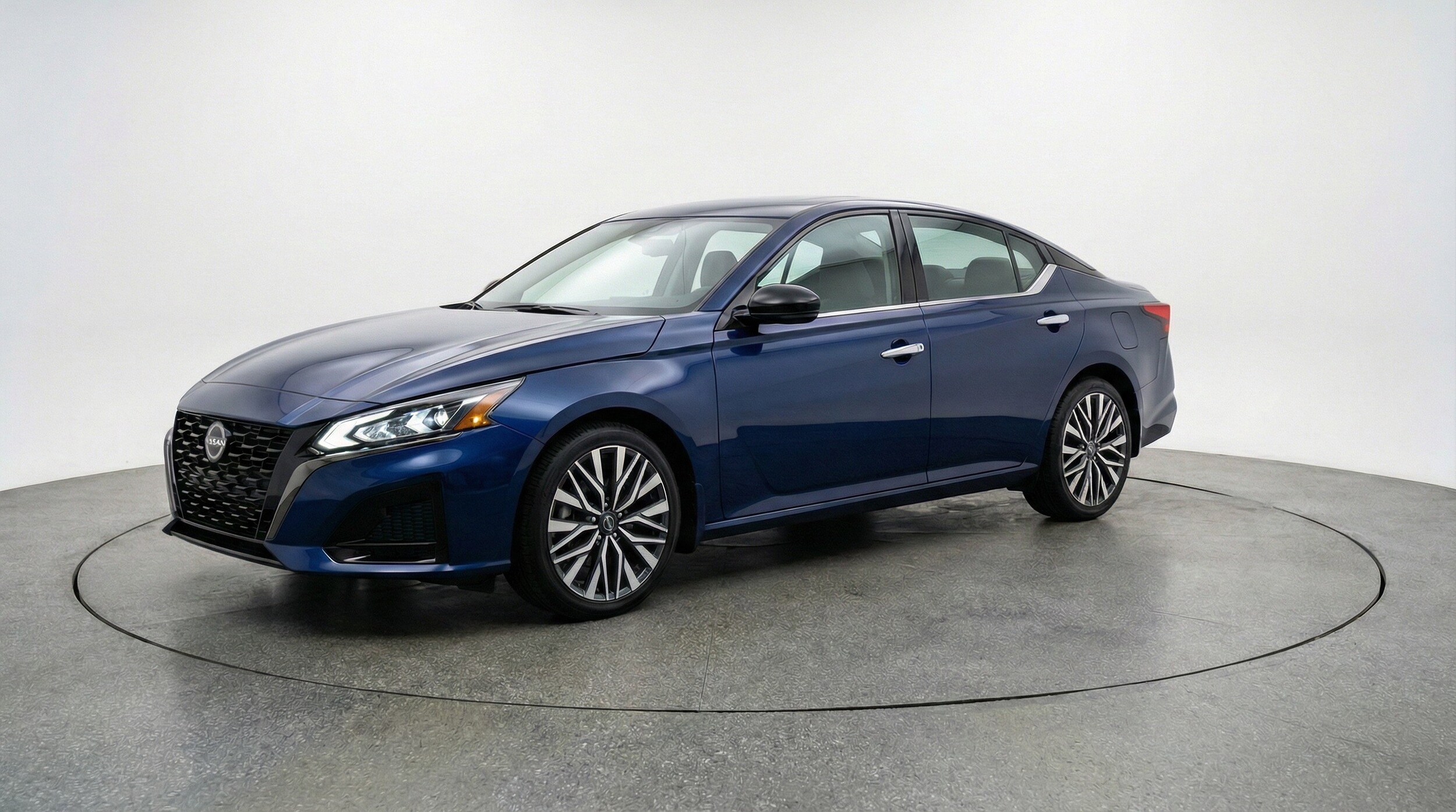 Thumbnail: 2025 Nissan Altima - 3