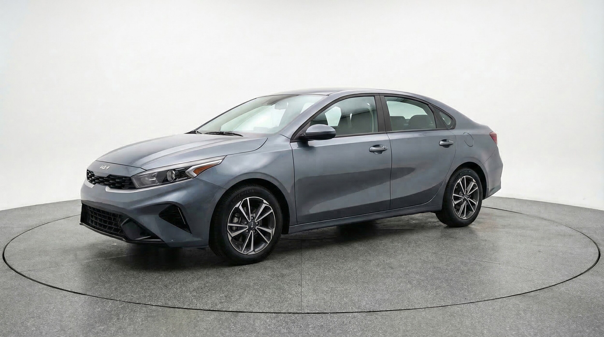 Thumbnail: 2024 Kia Forte - 3