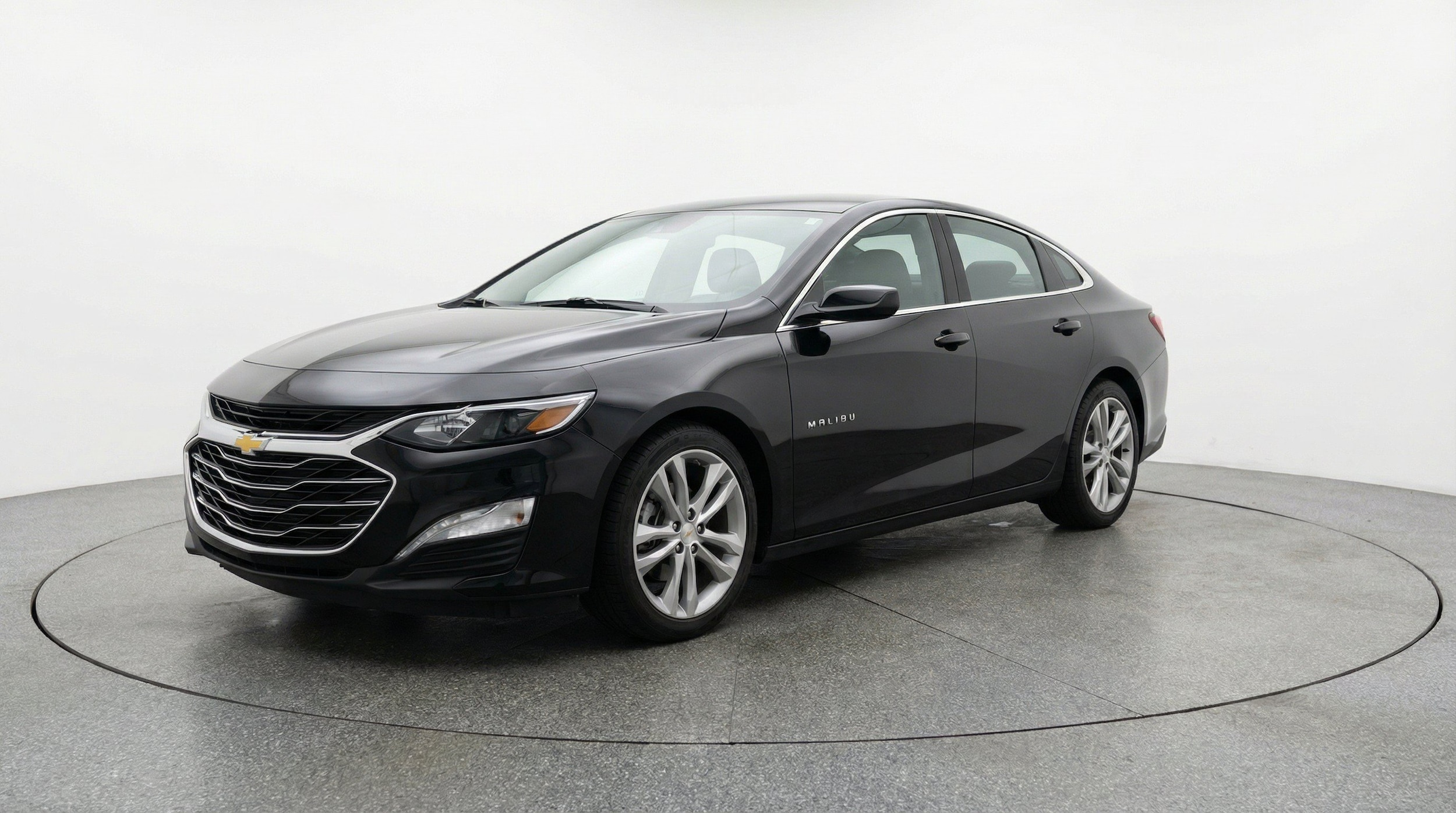 Thumbnail: 2024 Chevrolet Malibu - 3