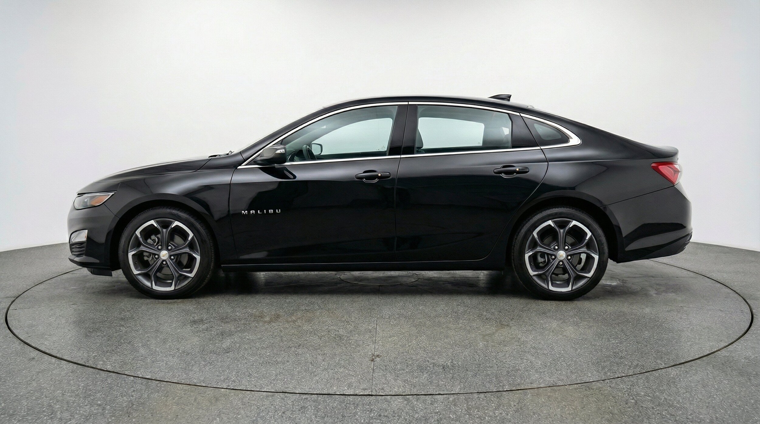 Thumbnail: 2024 Chevrolet Malibu - 5