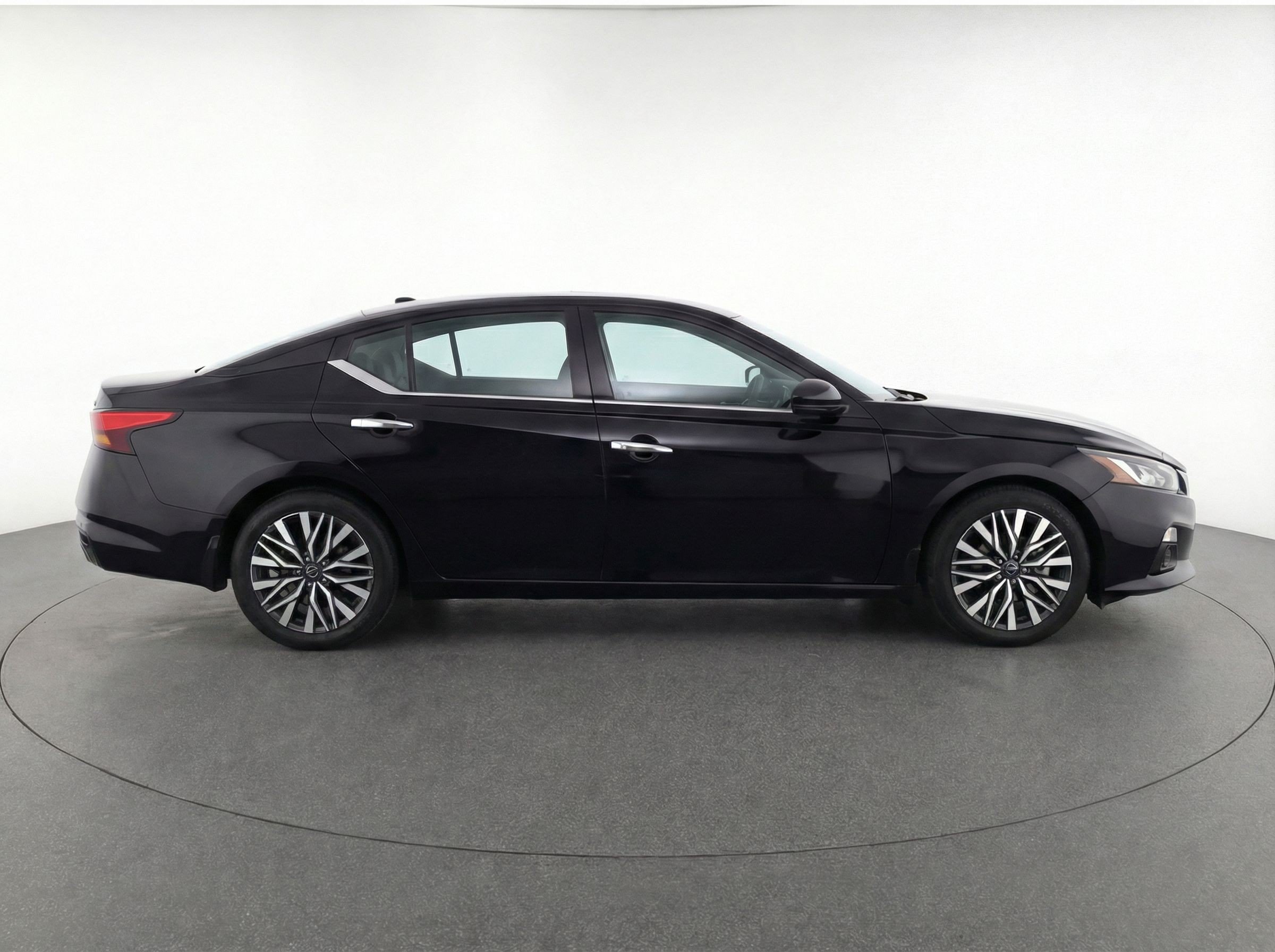 Thumbnail: 2024 Nissan Altima - 10