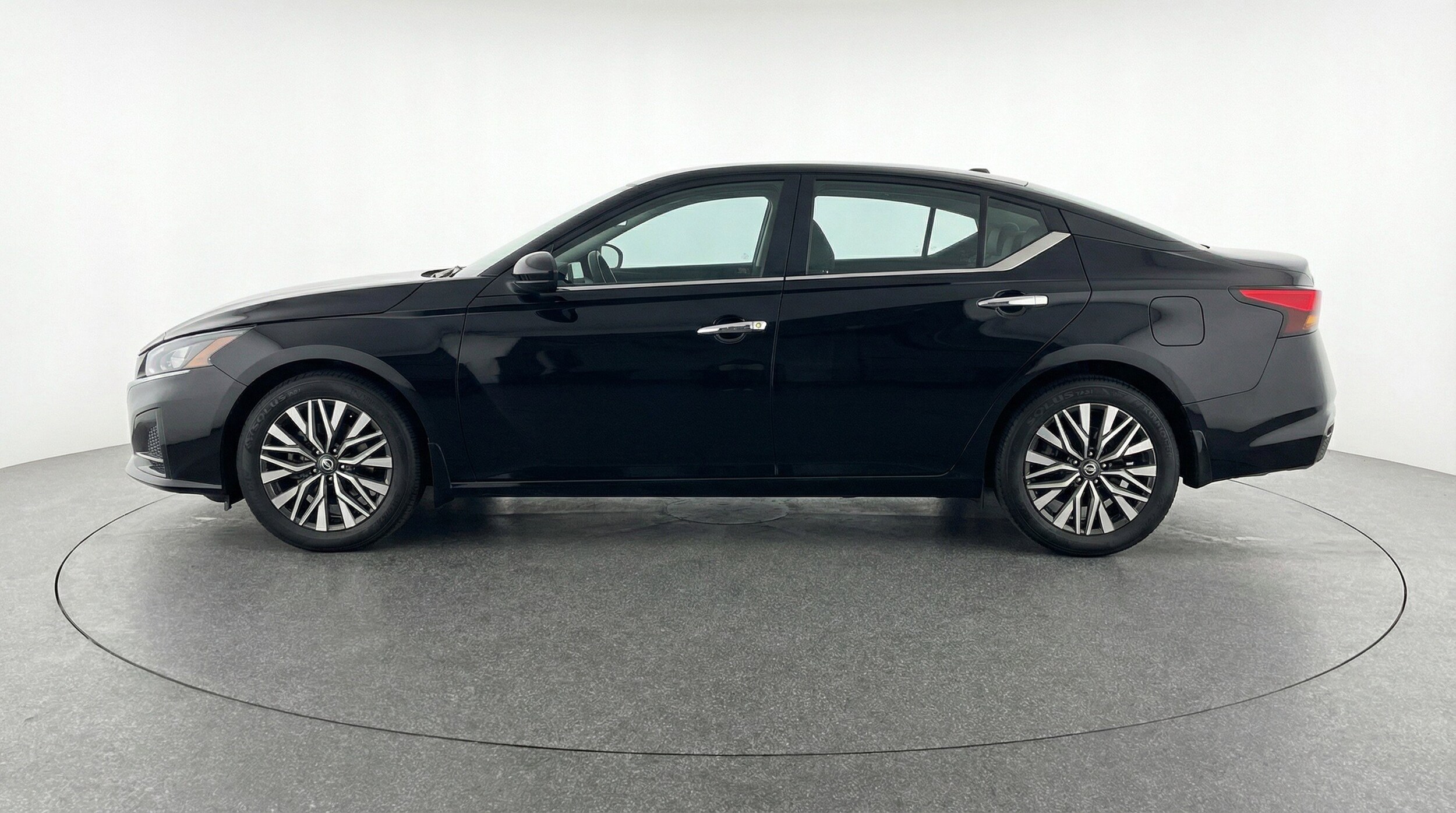 Thumbnail: 2025 Nissan Altima - 5