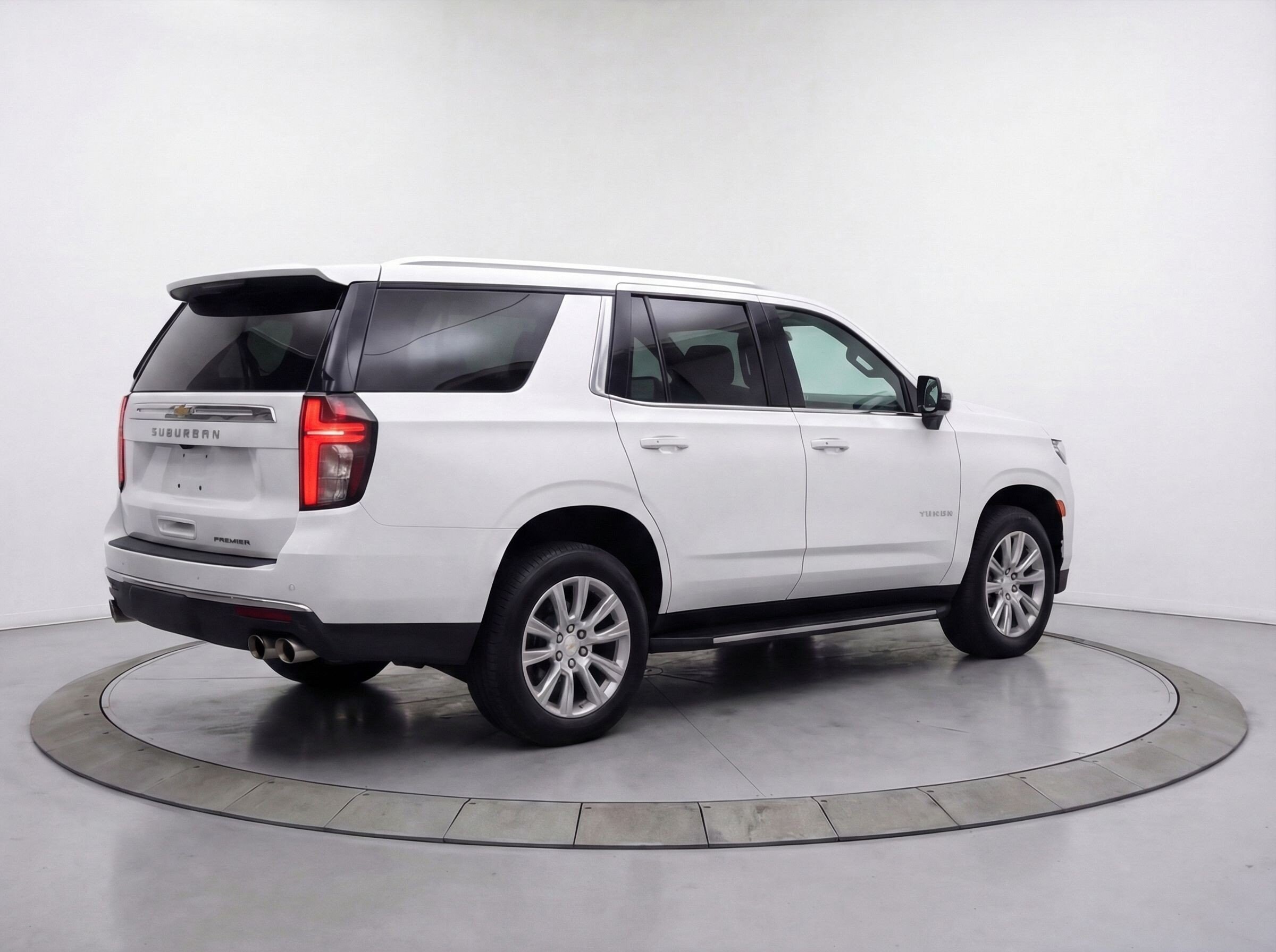 Thumbnail: 2023 Chevrolet Suburban - 9