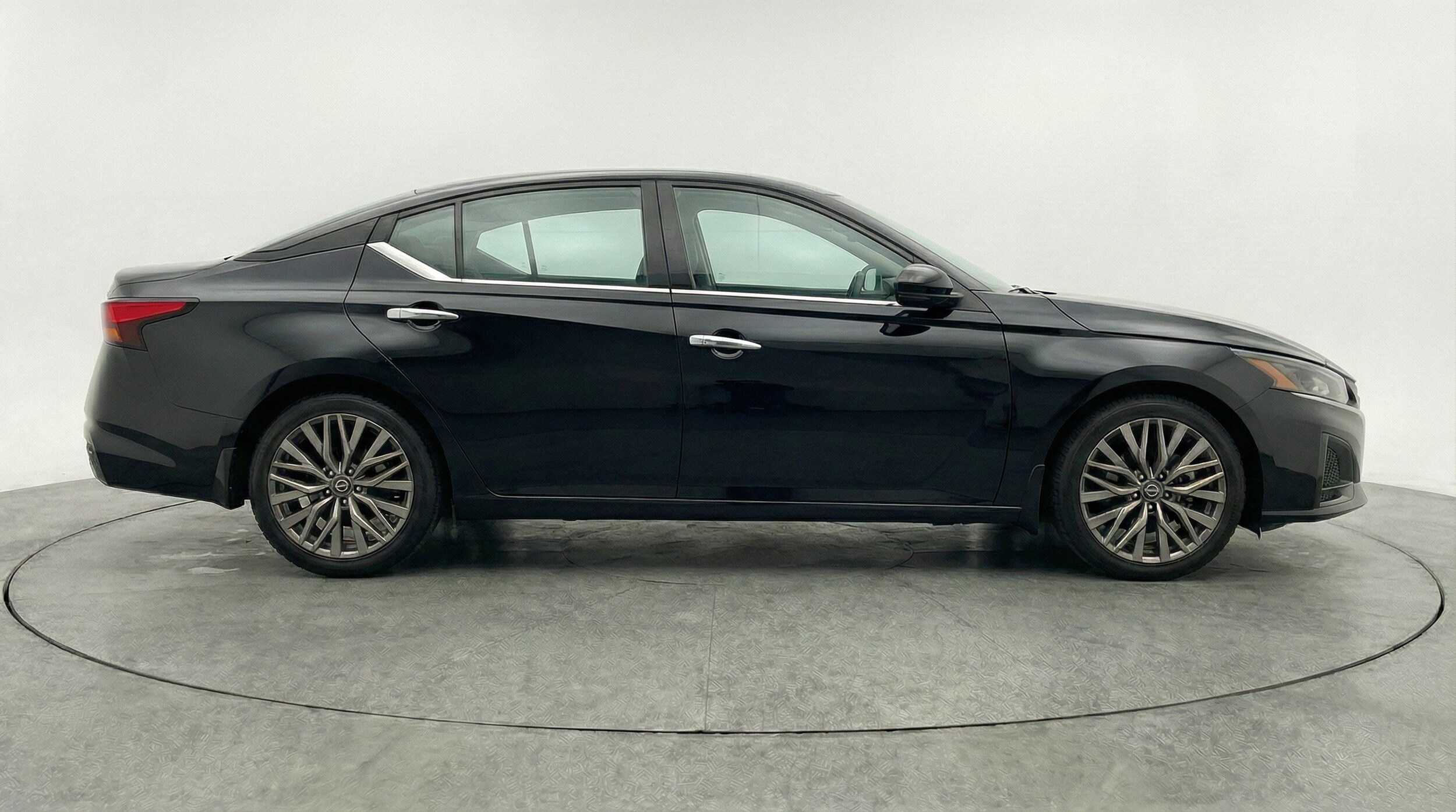 Thumbnail: 2025 Nissan Altima - 11