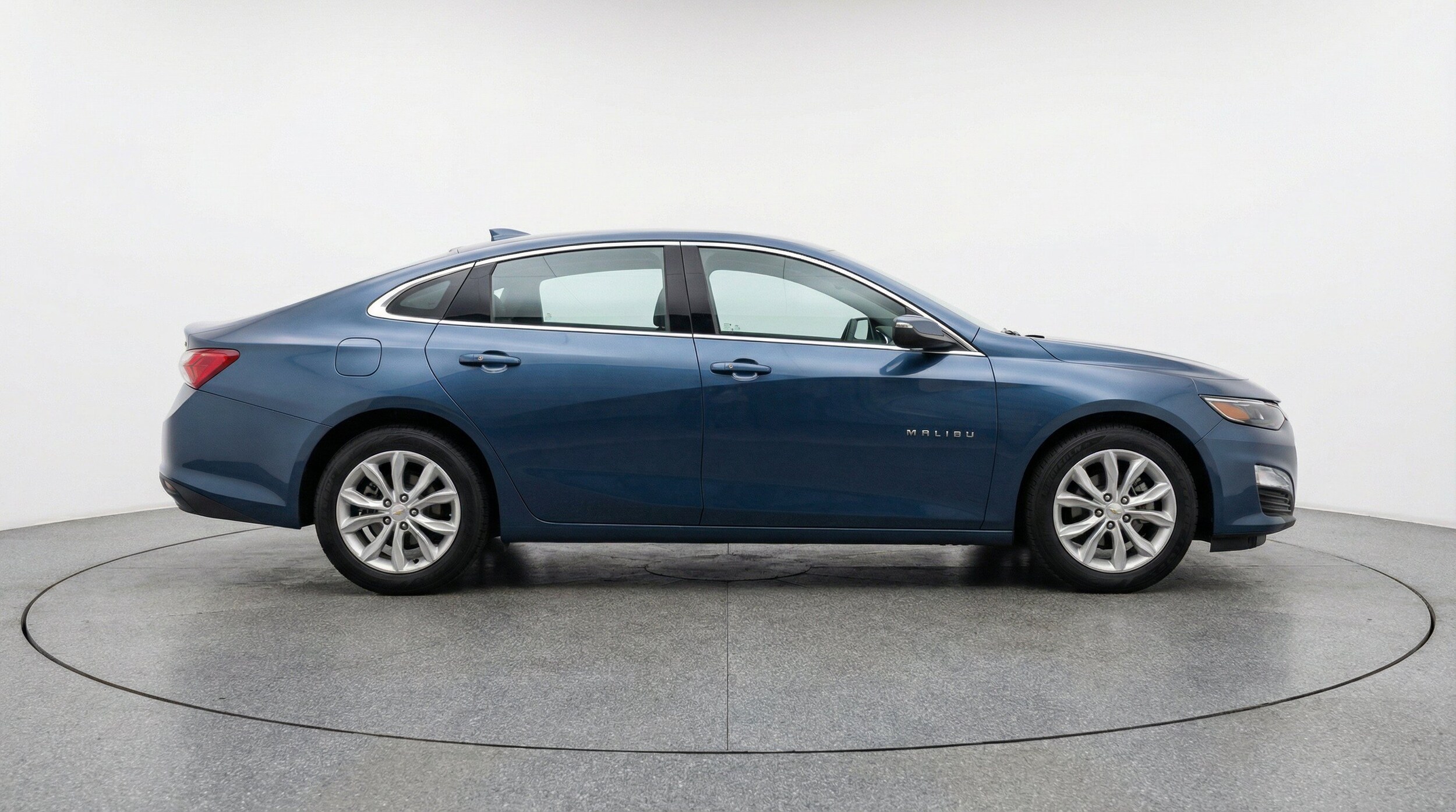 Thumbnail: 2024 Chevrolet Malibu - 11