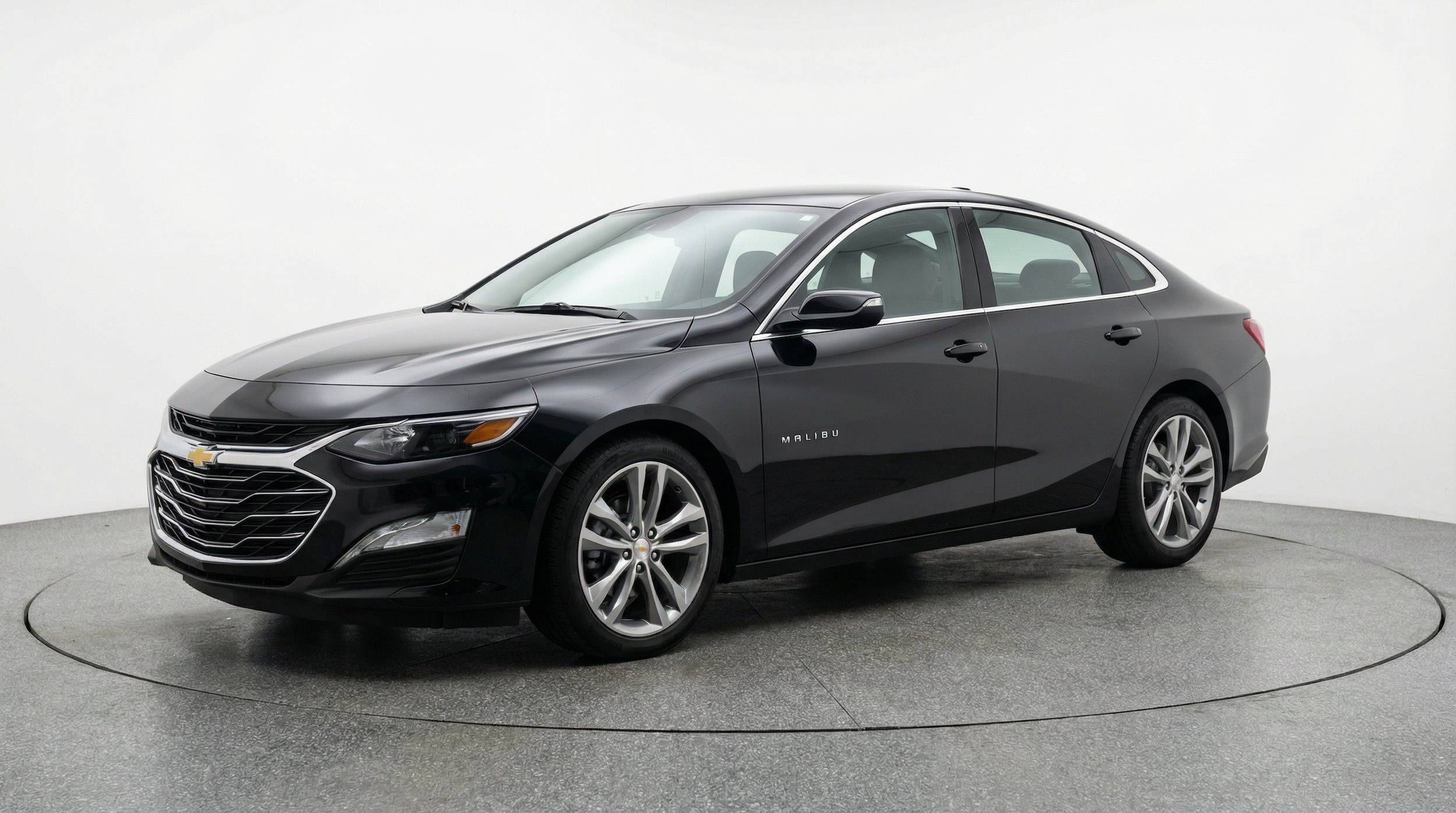 Thumbnail: 2024 Chevrolet Malibu - 3