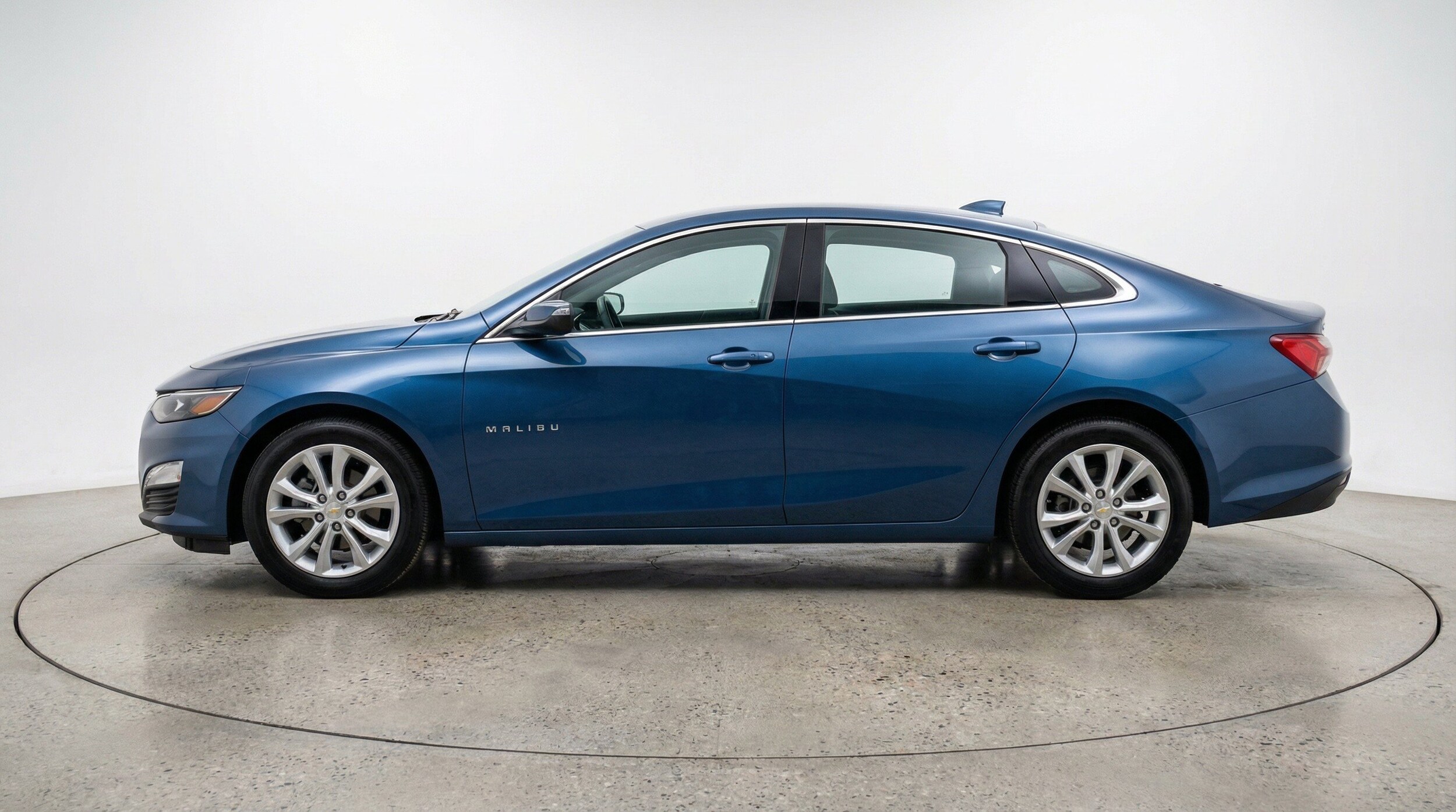 Thumbnail: 2024 Chevrolet Malibu - 5