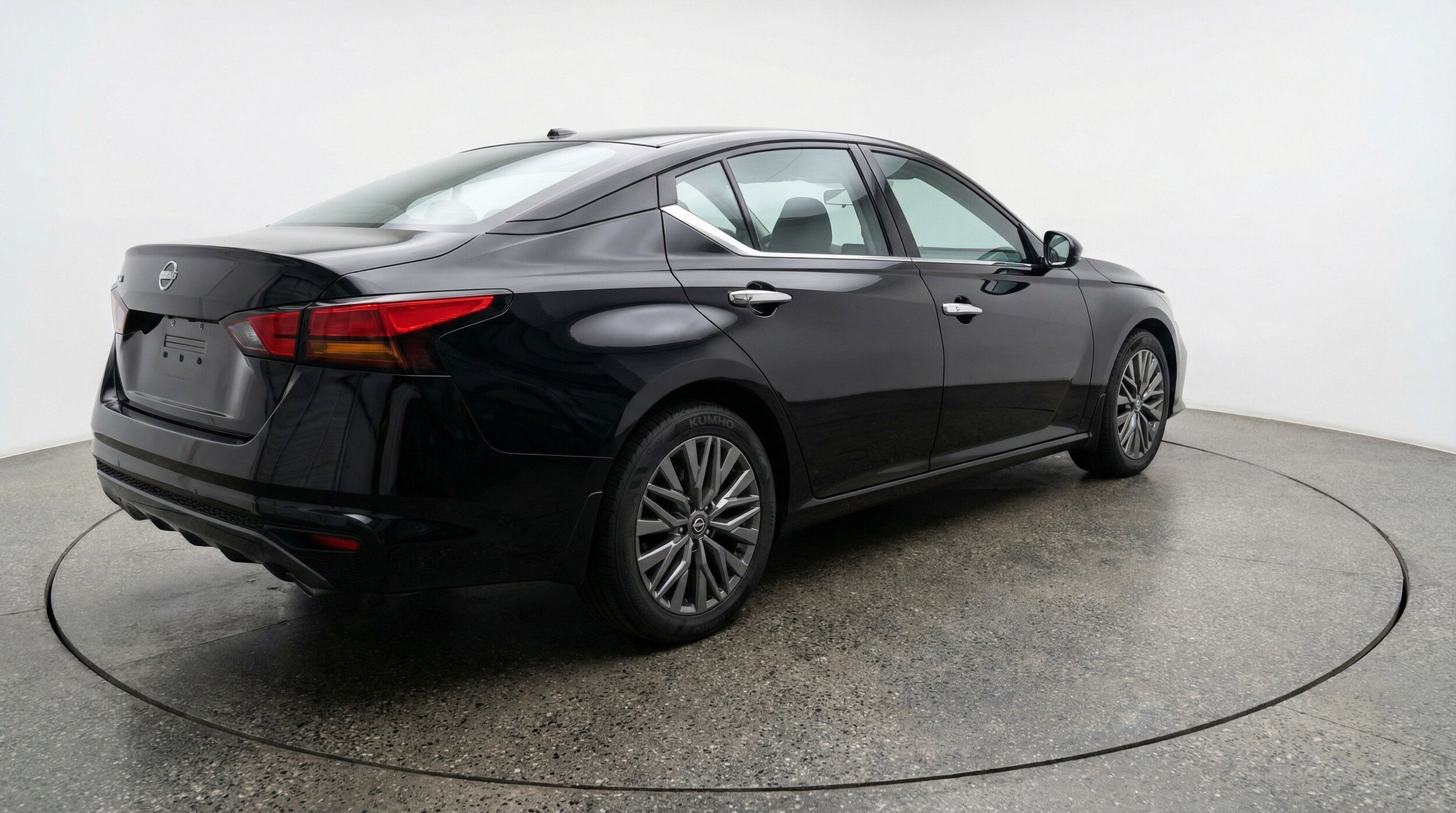 Thumbnail: 2025 Nissan Altima - 9