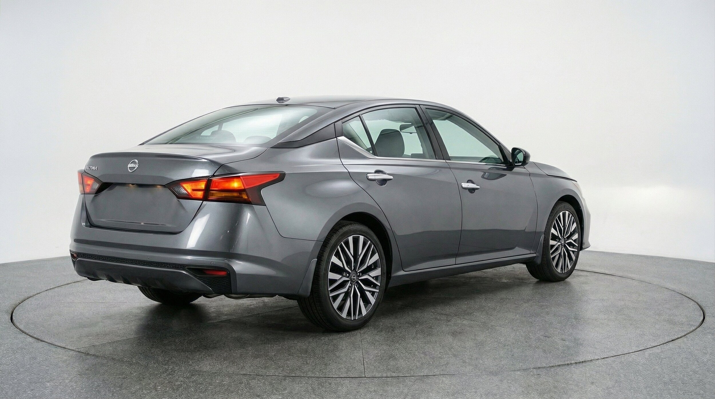 Thumbnail: 2025 Nissan Altima - 9
