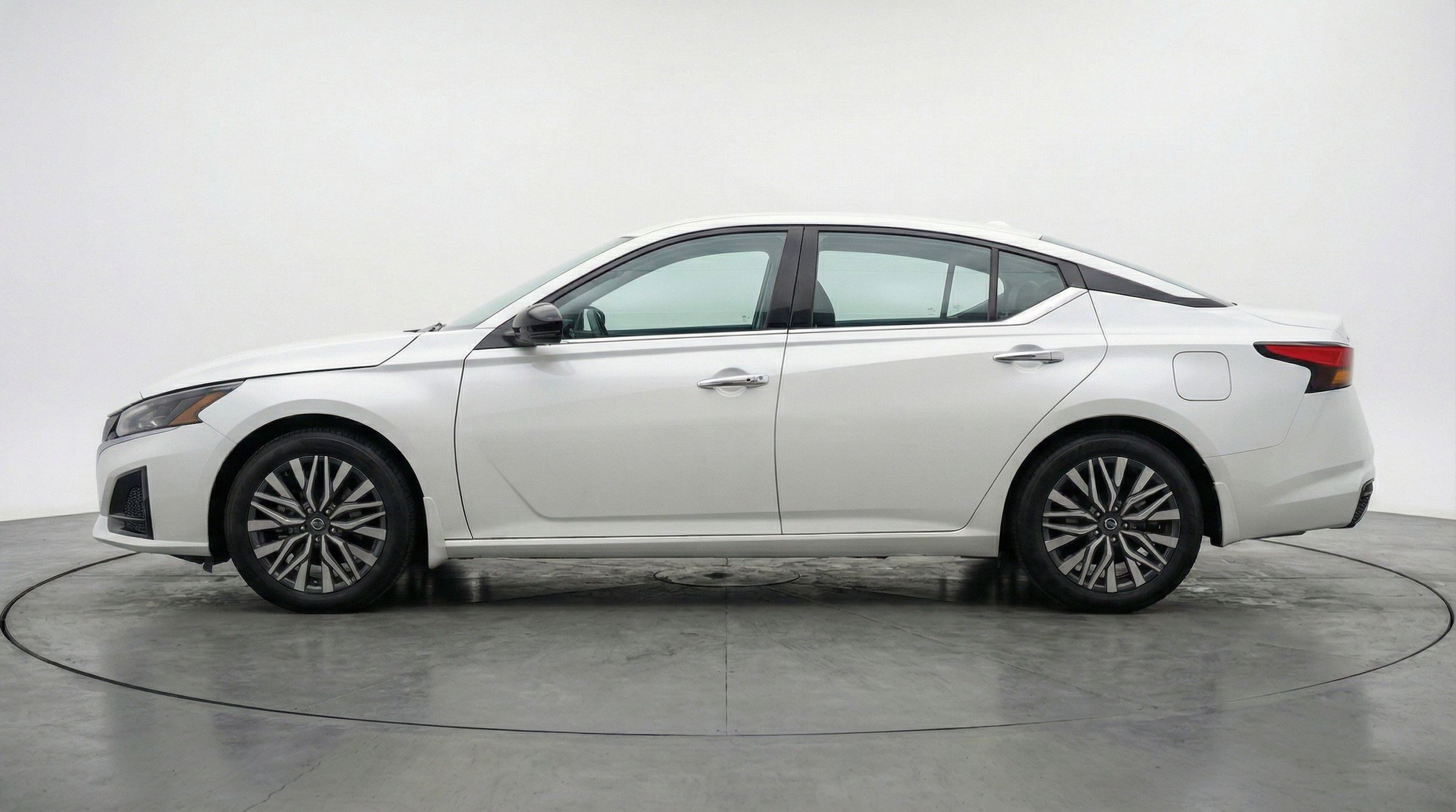 Thumbnail: 2025 Nissan Altima - 5