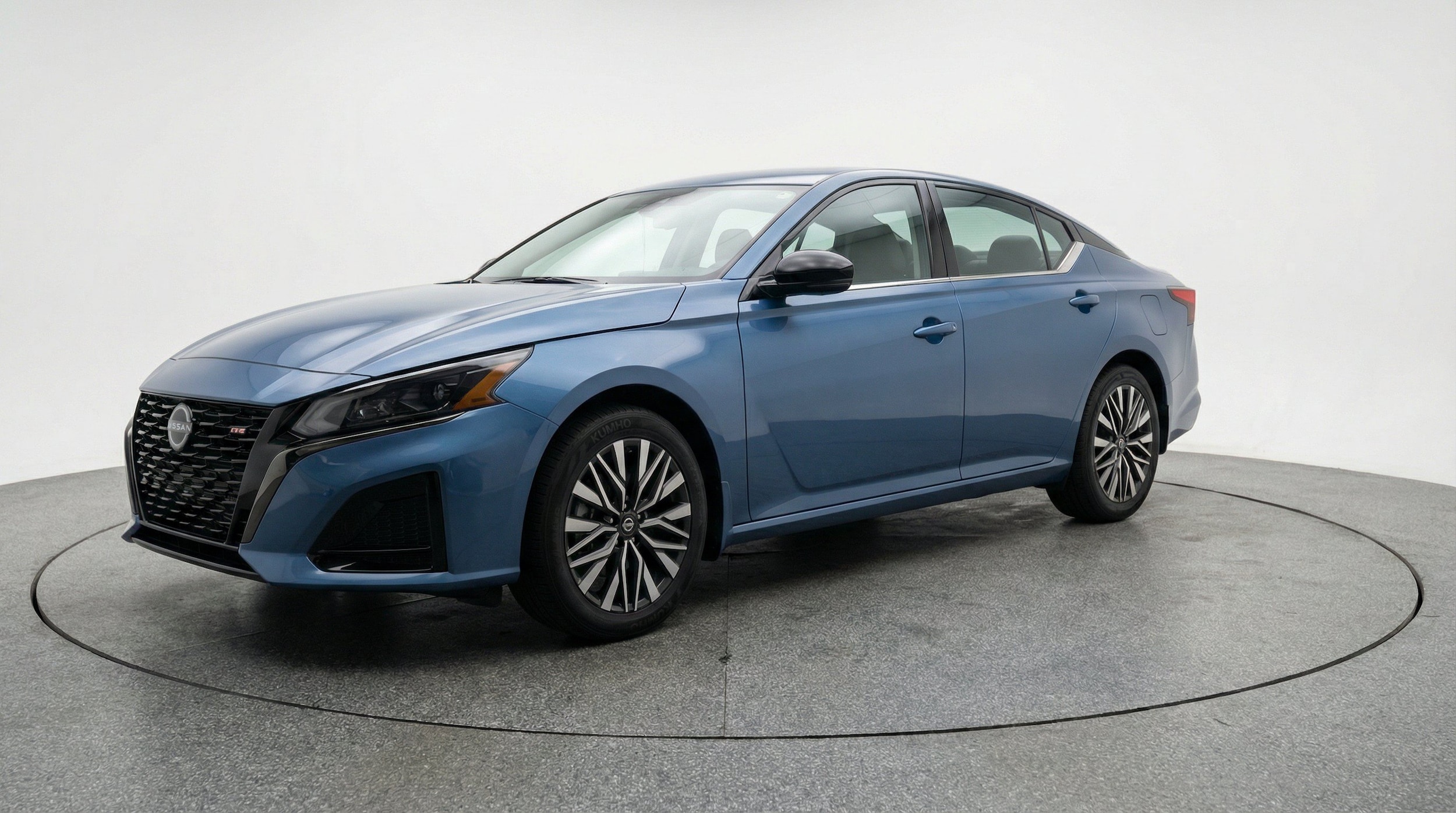 Thumbnail: 2025 Nissan Altima - 3