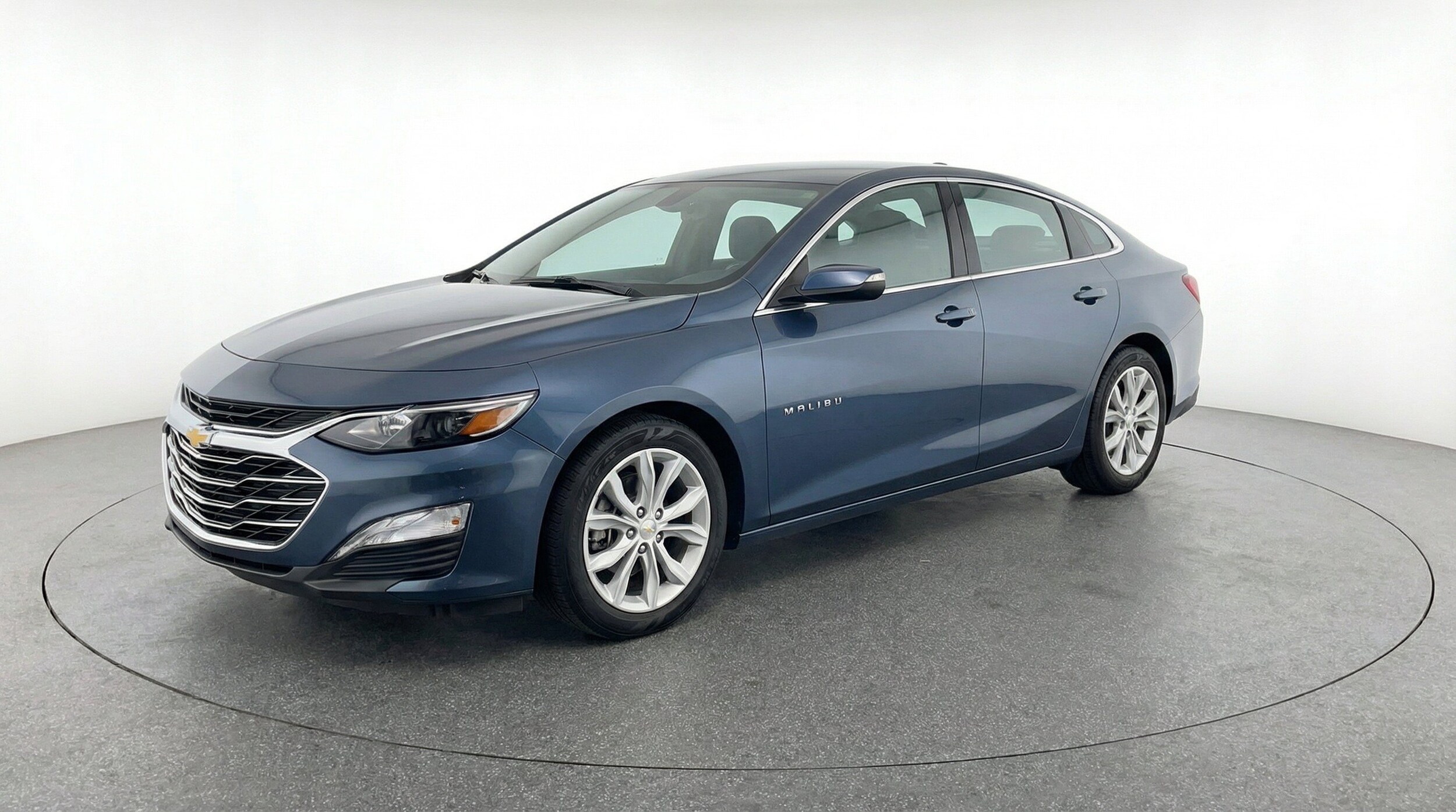Thumbnail: 2024 Chevrolet Malibu - 3