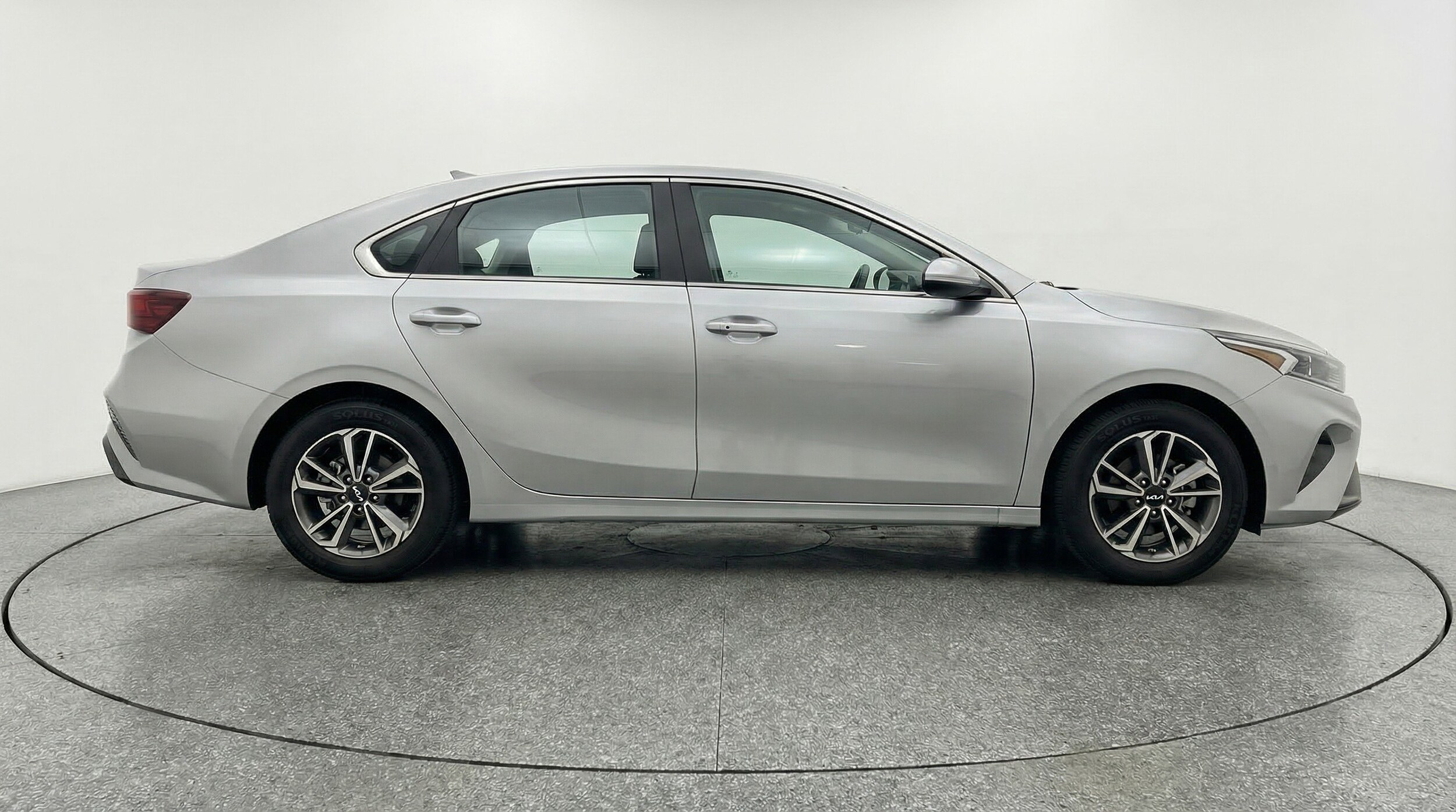 Thumbnail: 2024 Kia Forte - 11