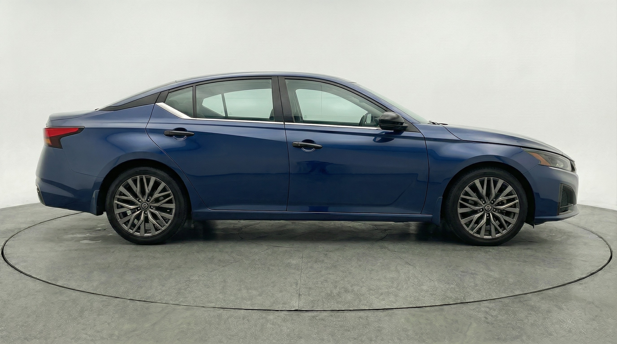 Thumbnail: 2025 Nissan Altima - 8