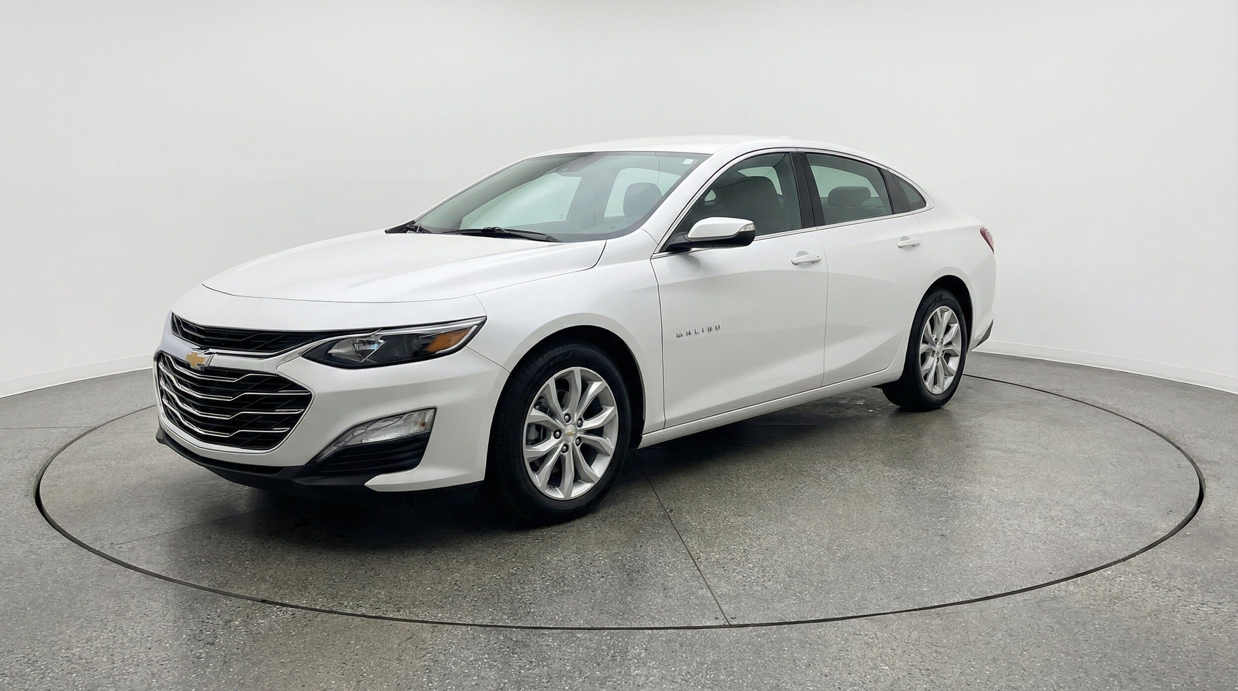 Thumbnail: 2024 Chevrolet Malibu - 3