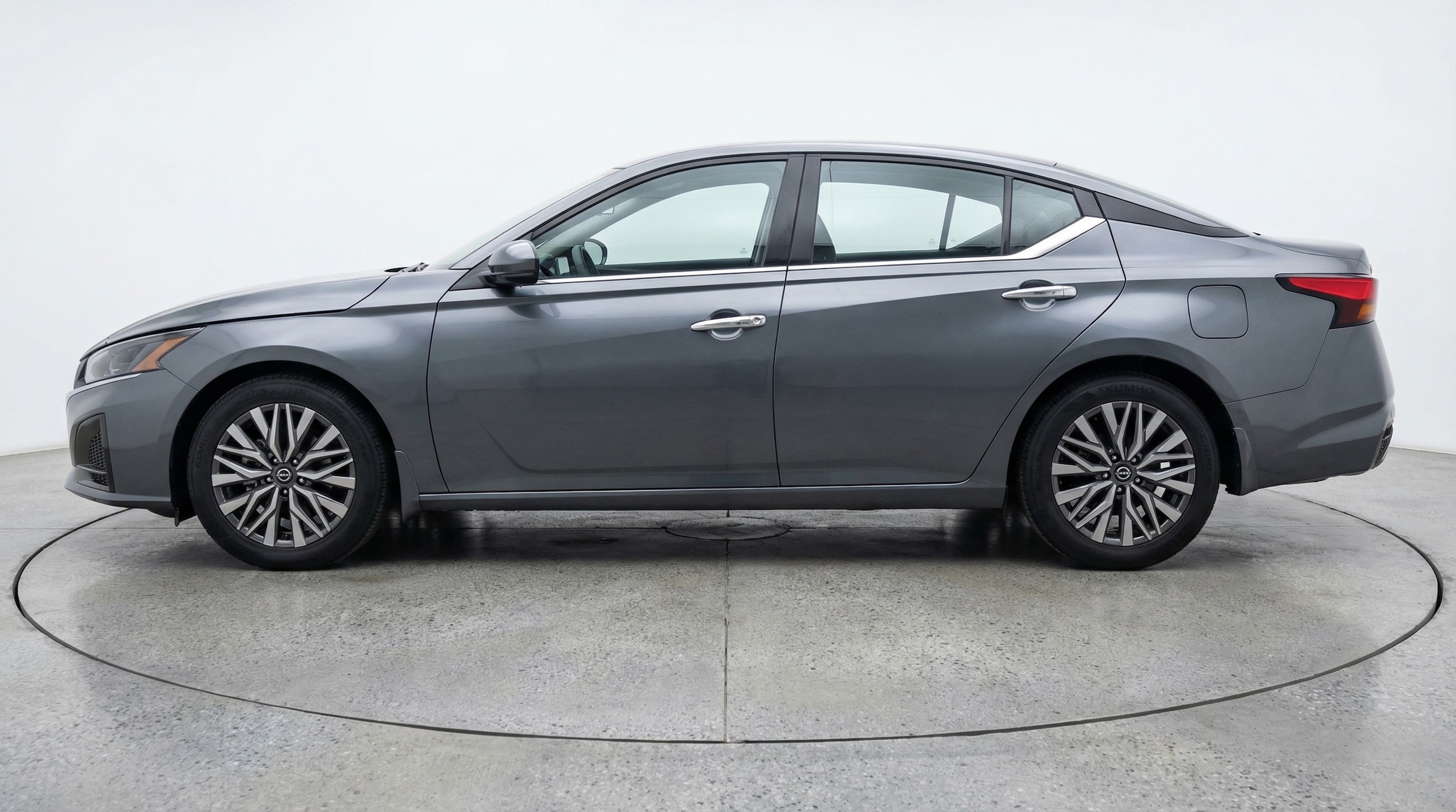 Thumbnail: 2025 Nissan Altima - 4