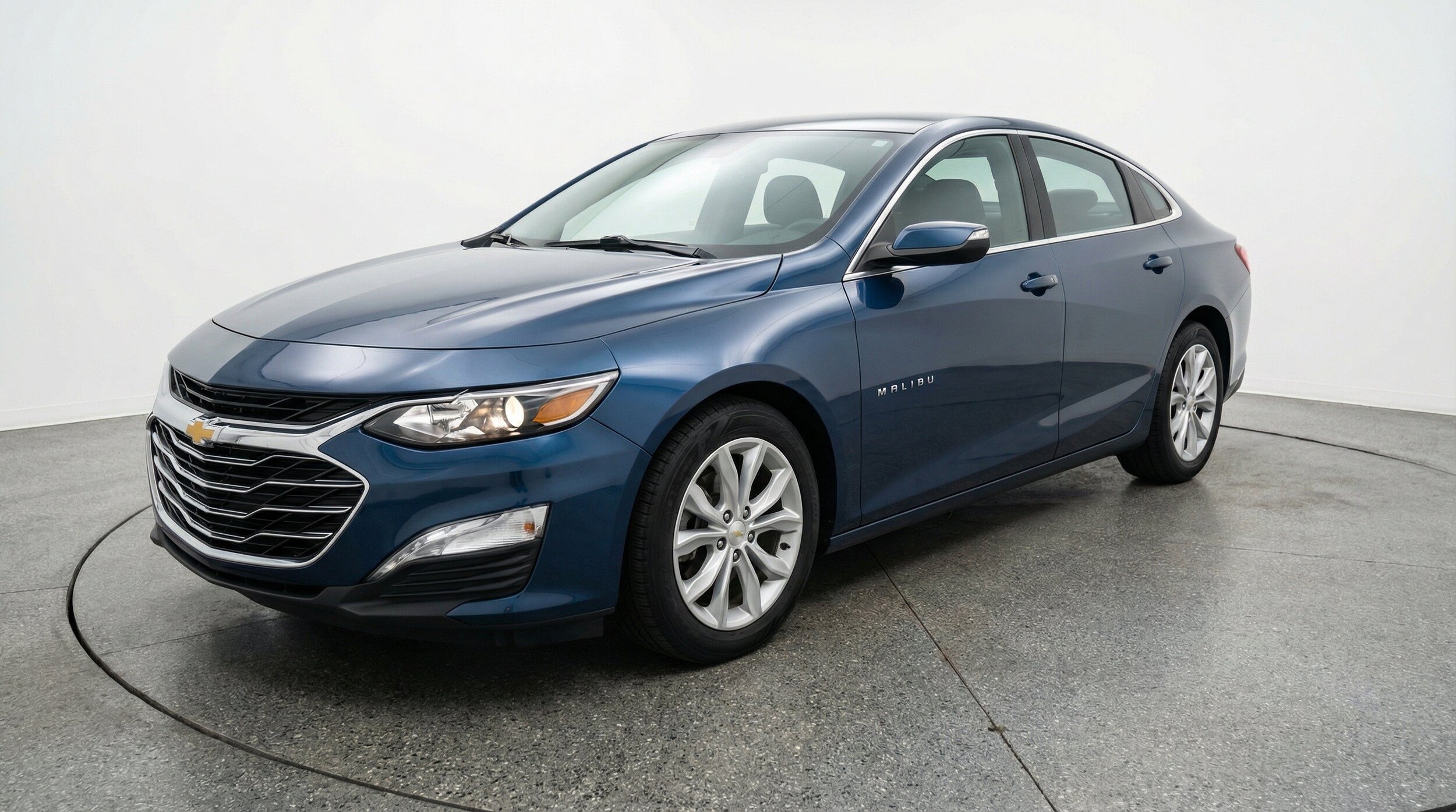 Thumbnail: 2024 Chevrolet Malibu - 3