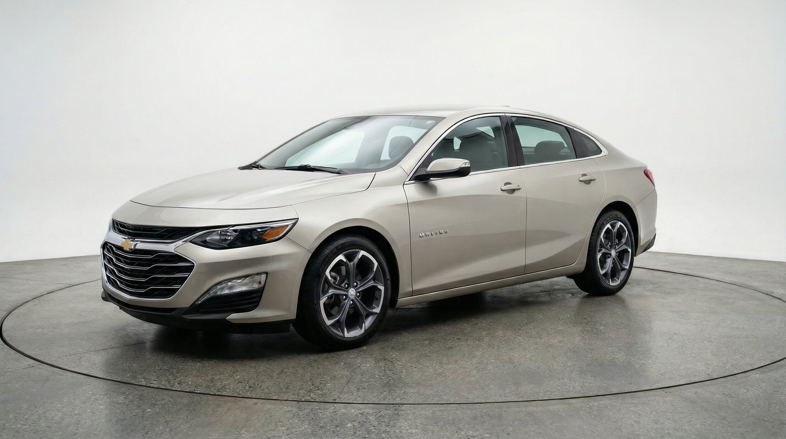 Thumbnail: 2024 Chevrolet Malibu - 3