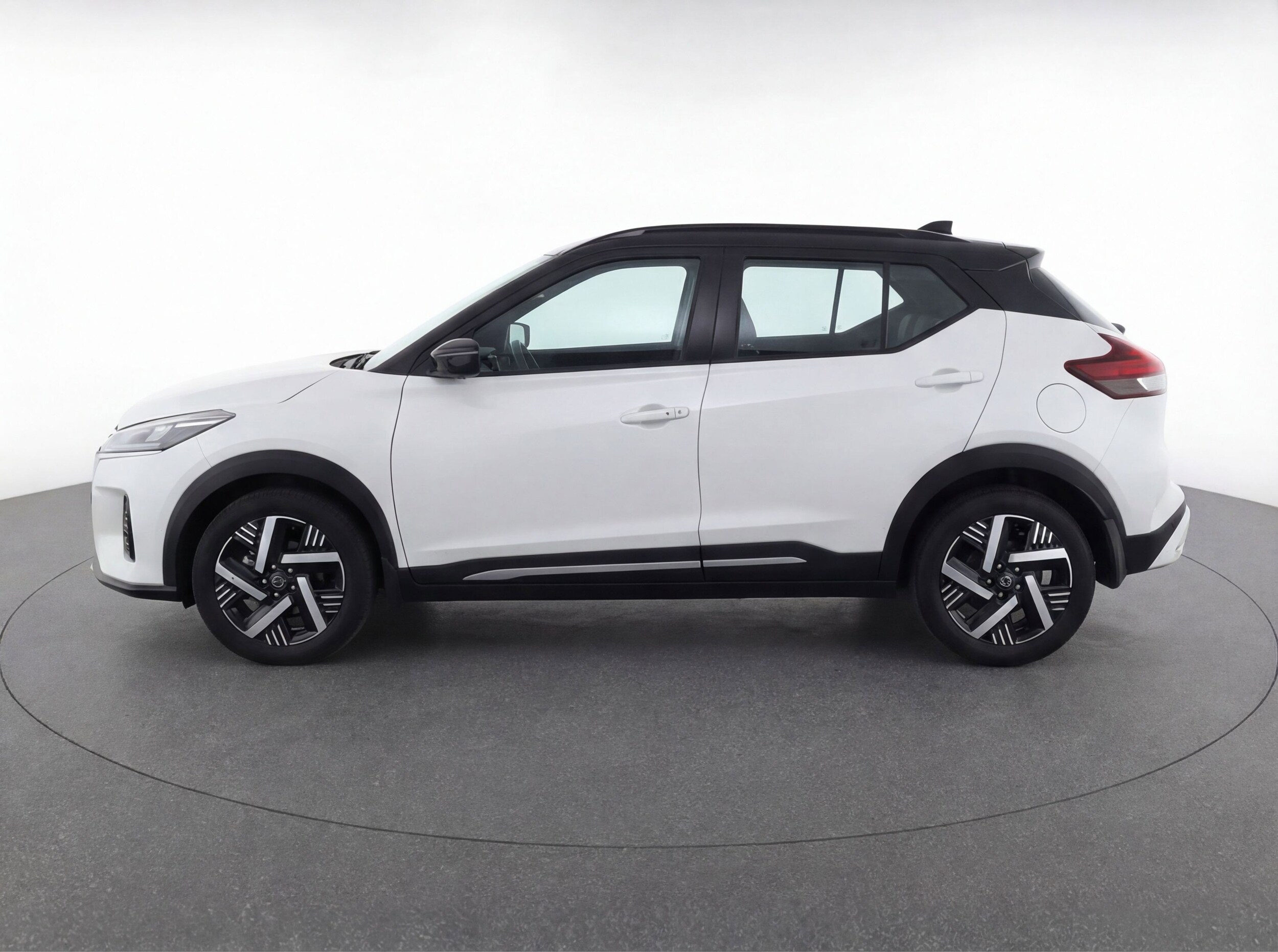 Thumbnail: 2025 Nissan Kicks - 5