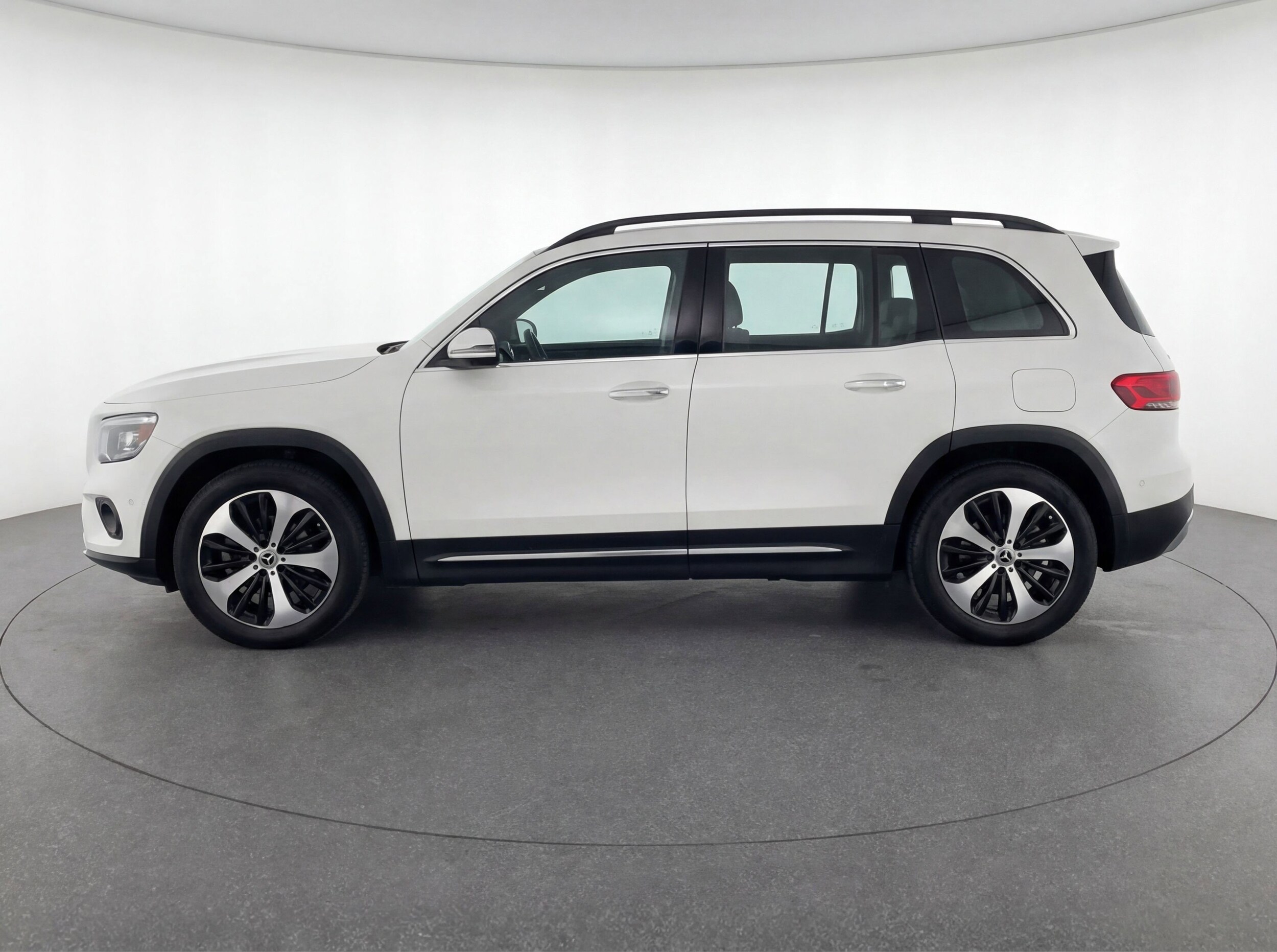Thumbnail: 2025 Mercedes-Benz GLB - 5