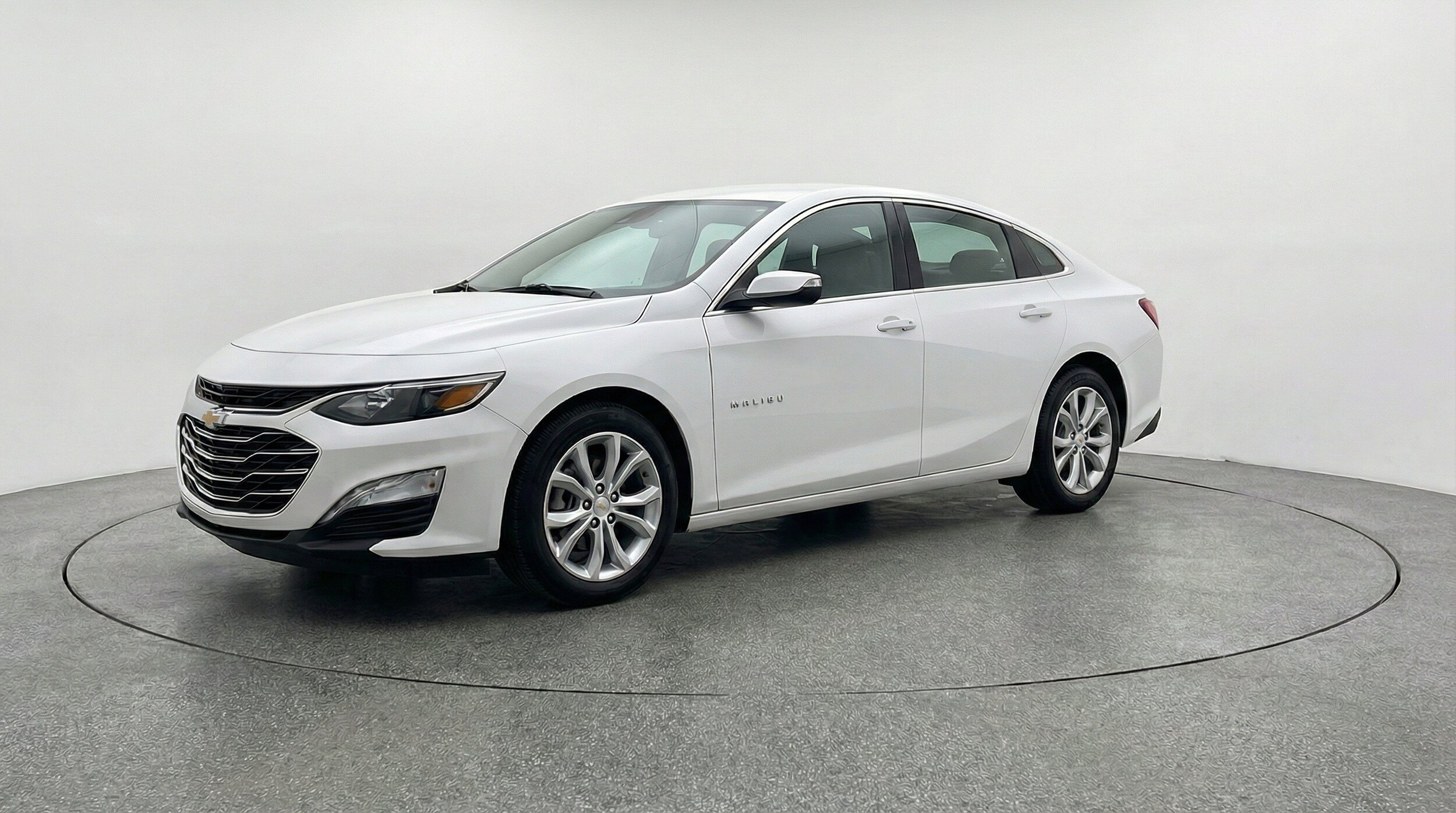 Thumbnail: 2024 Chevrolet Malibu - 3