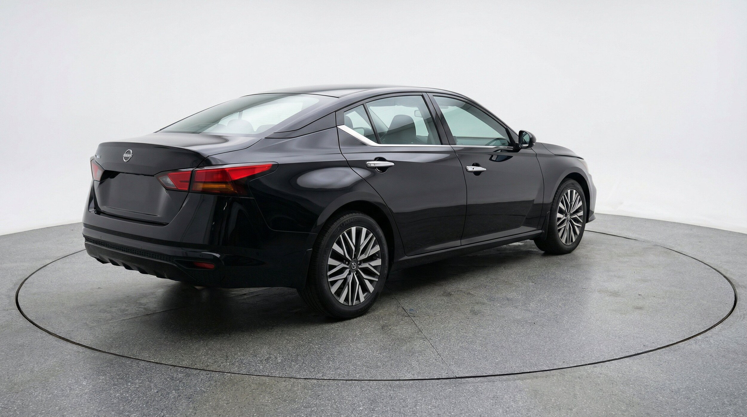 Thumbnail: 2025 Nissan Altima - 9
