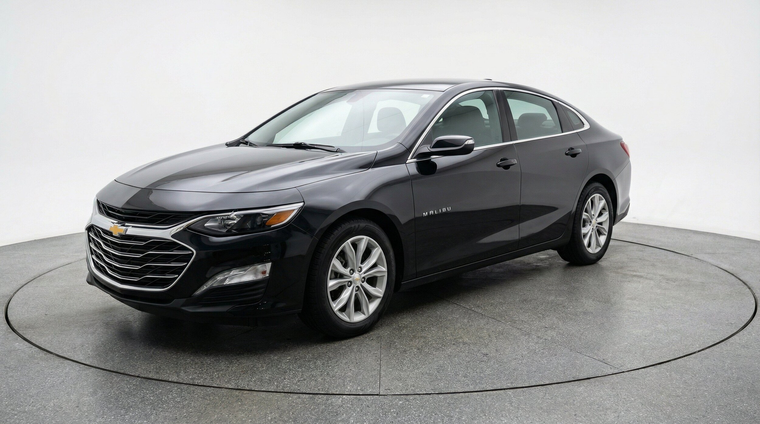 Thumbnail: 2024 Chevrolet Malibu - 3