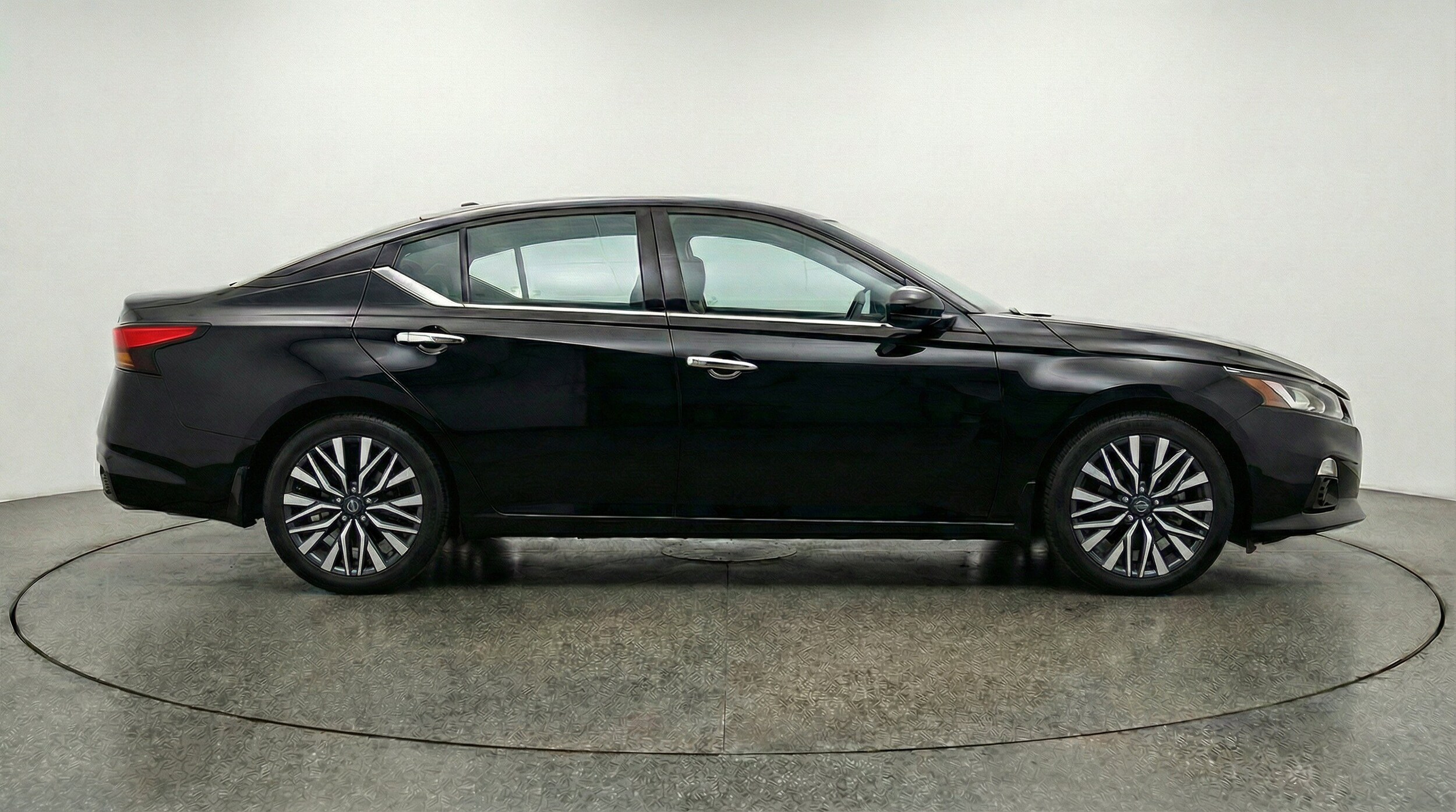 Thumbnail: 2025 Nissan Altima - 11