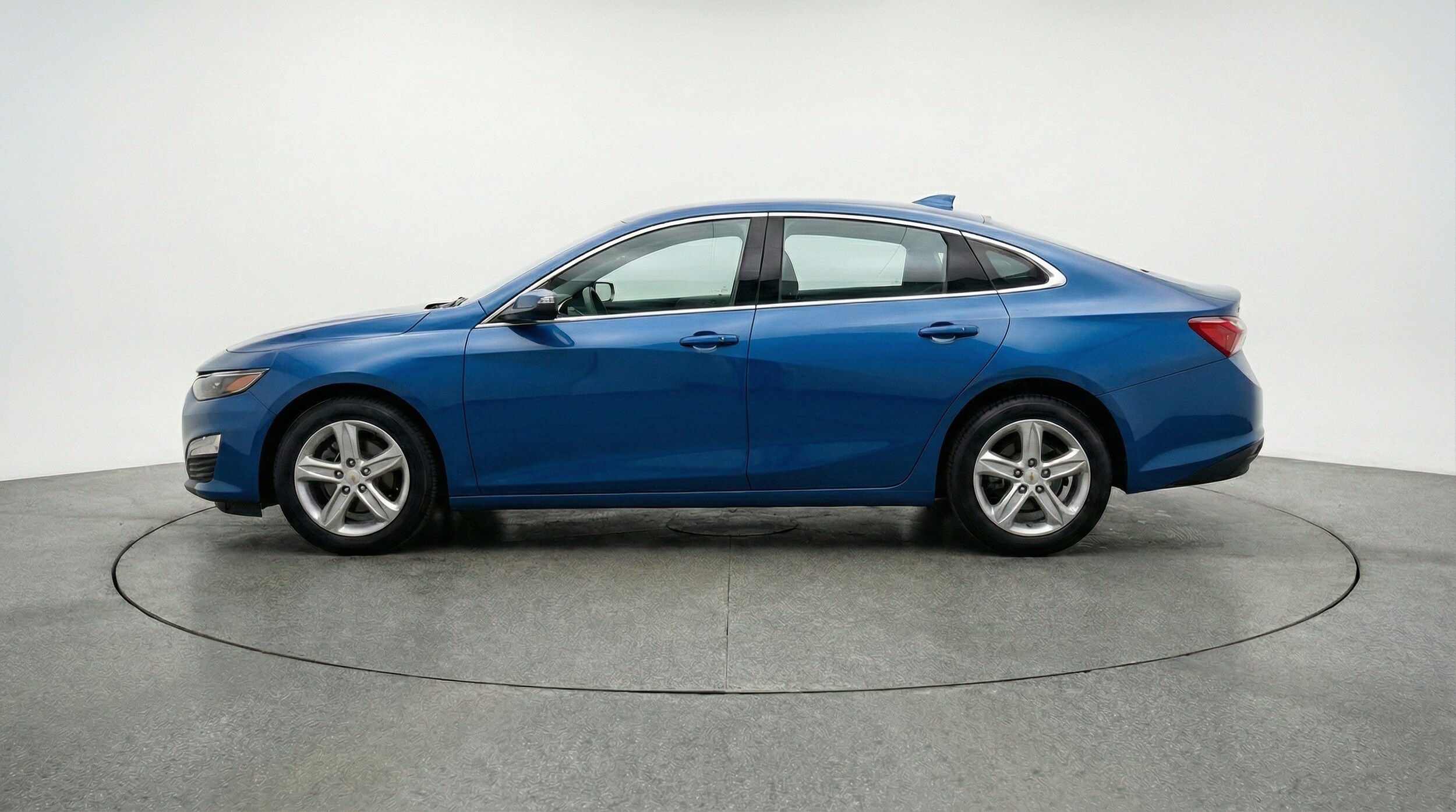Thumbnail: 2024 Chevrolet Malibu - 5