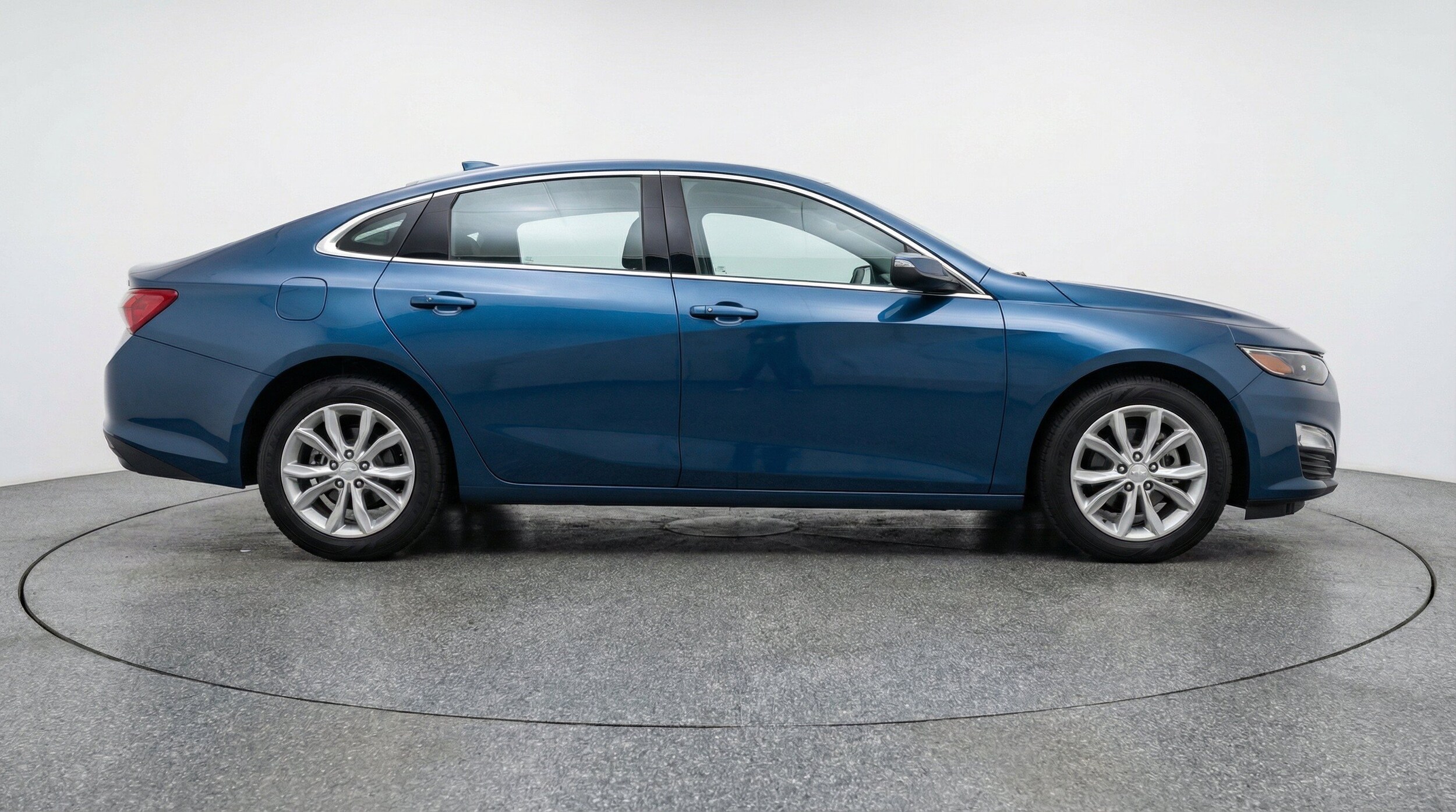 Thumbnail: 2024 Chevrolet Malibu - 11