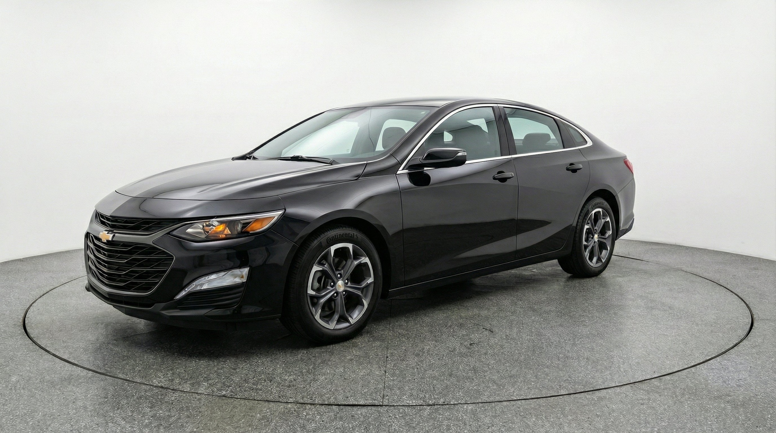Thumbnail: 2024 Chevrolet Malibu - 3